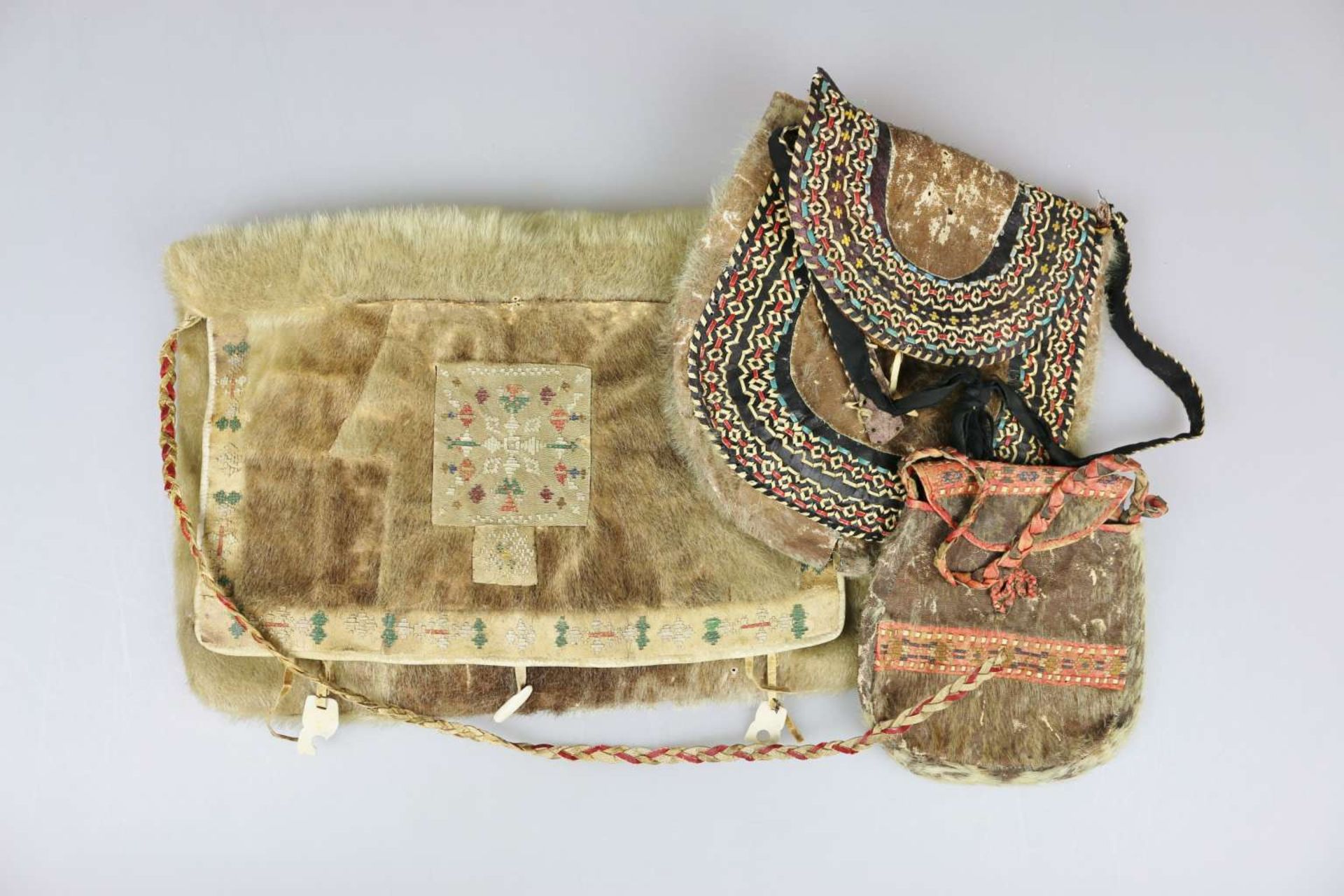 Drei Taschen der Inuit