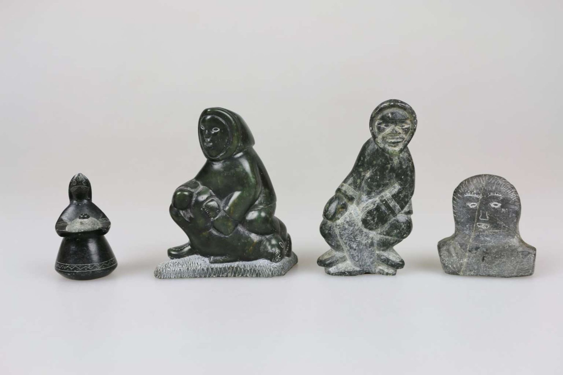 4 Steinfiguren, Menschen, Inuit-Kunst