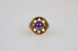 14K Ring mit lila Farbstein