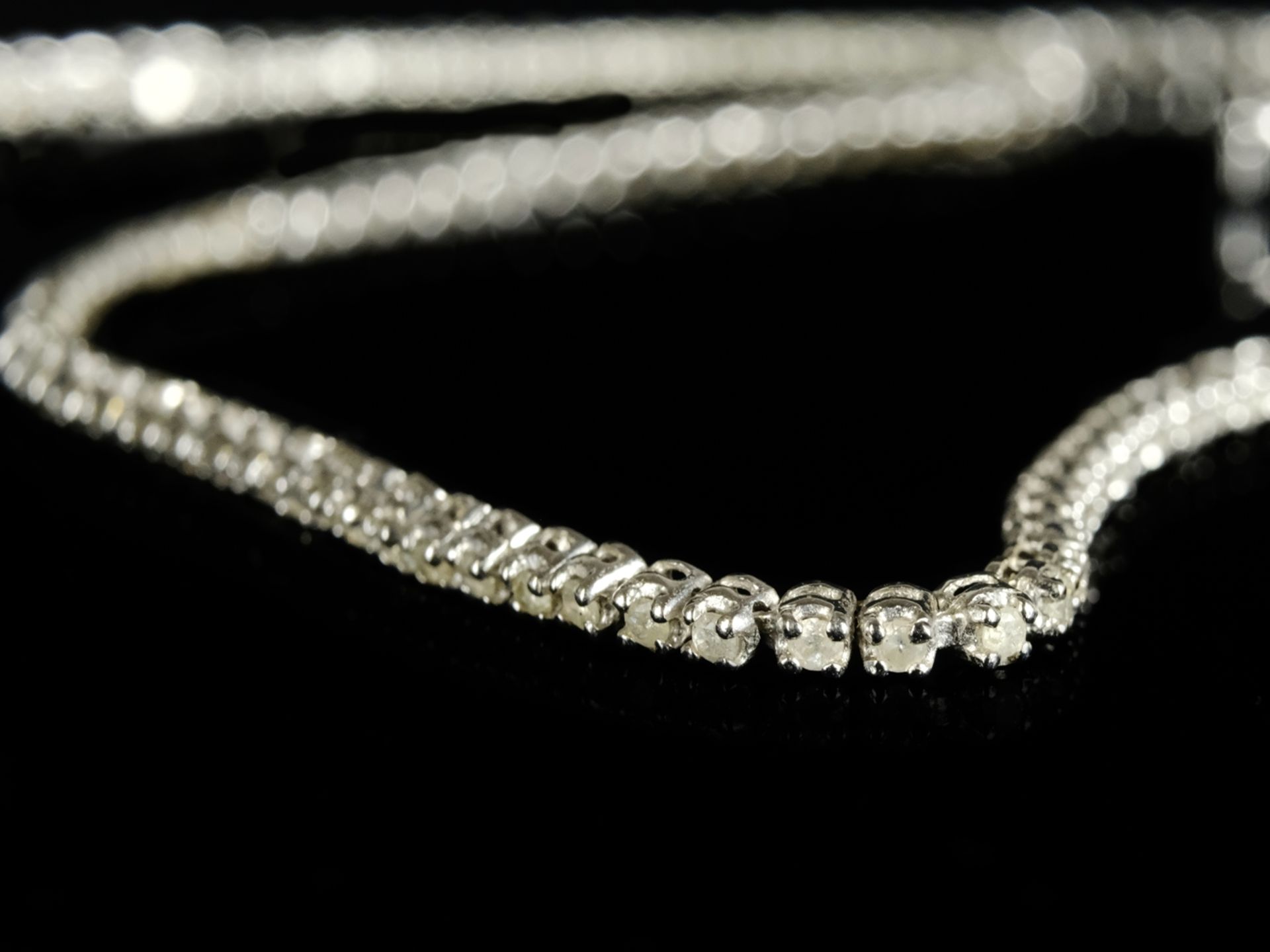 DIAMOND COLLIER of timeless design, very fine close setting of many small diamonds, total around 2. - Image 2 of 4