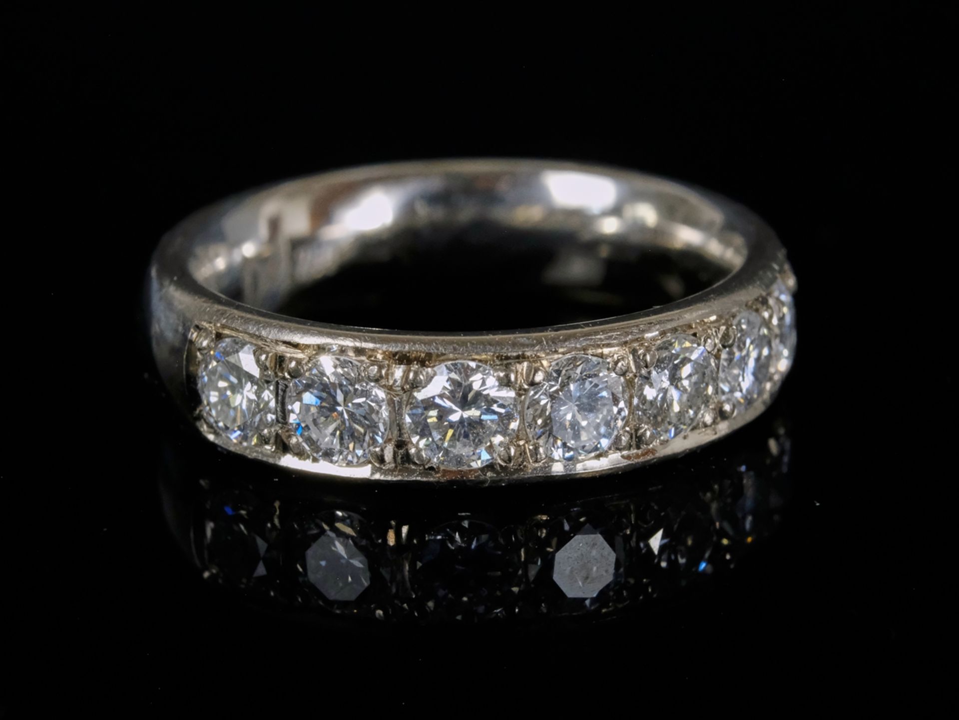 BRILLANT MEMORY RING set with eight brilliant-cut diamonds in a studded setting, MEISTER Manufaktur - Image 3 of 4