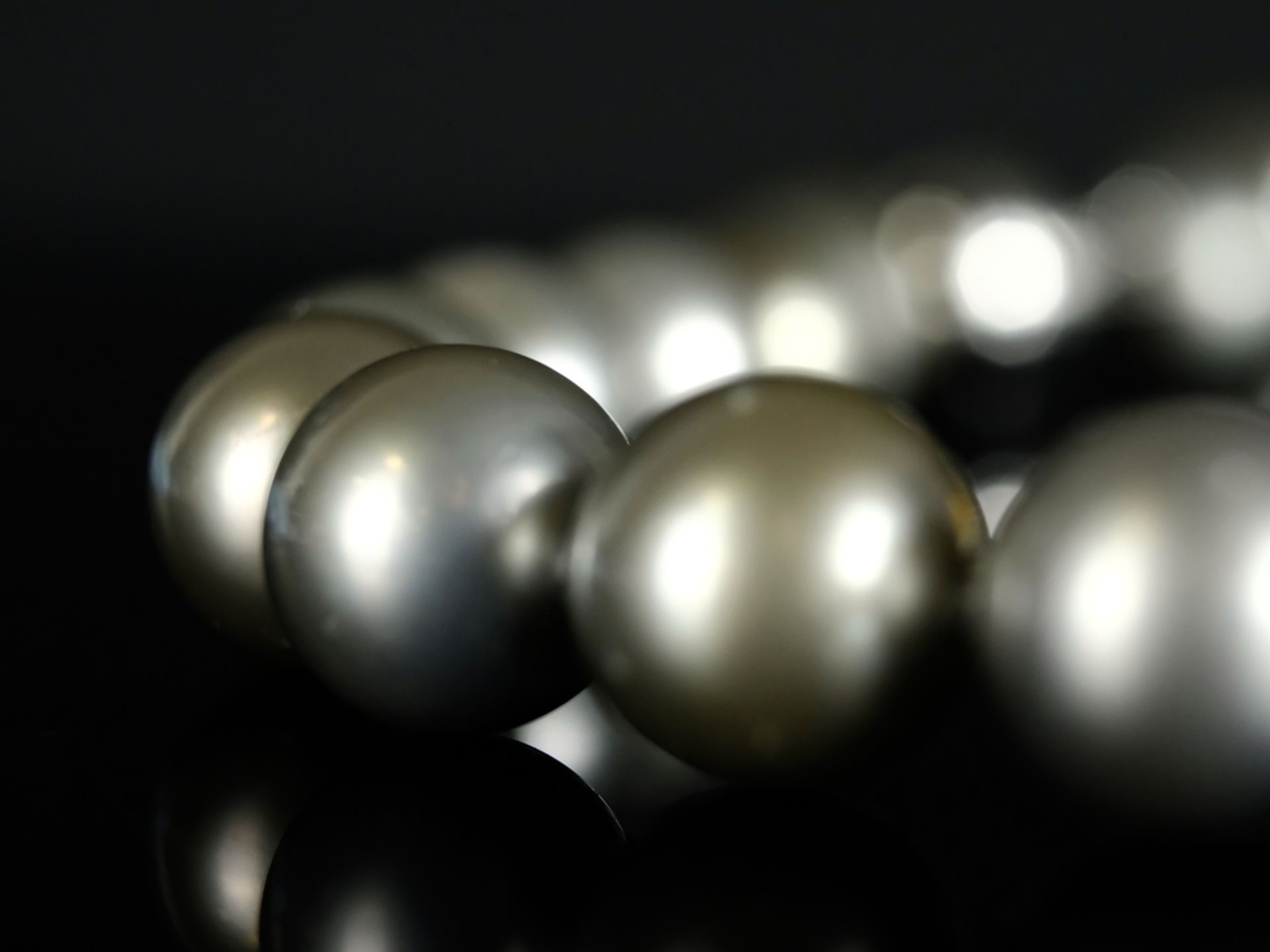 Pearl-COLLIER with large grey pearls in gradient, D around 1 to 1,5cm each, pearl at clasp set with - Image 3 of 3