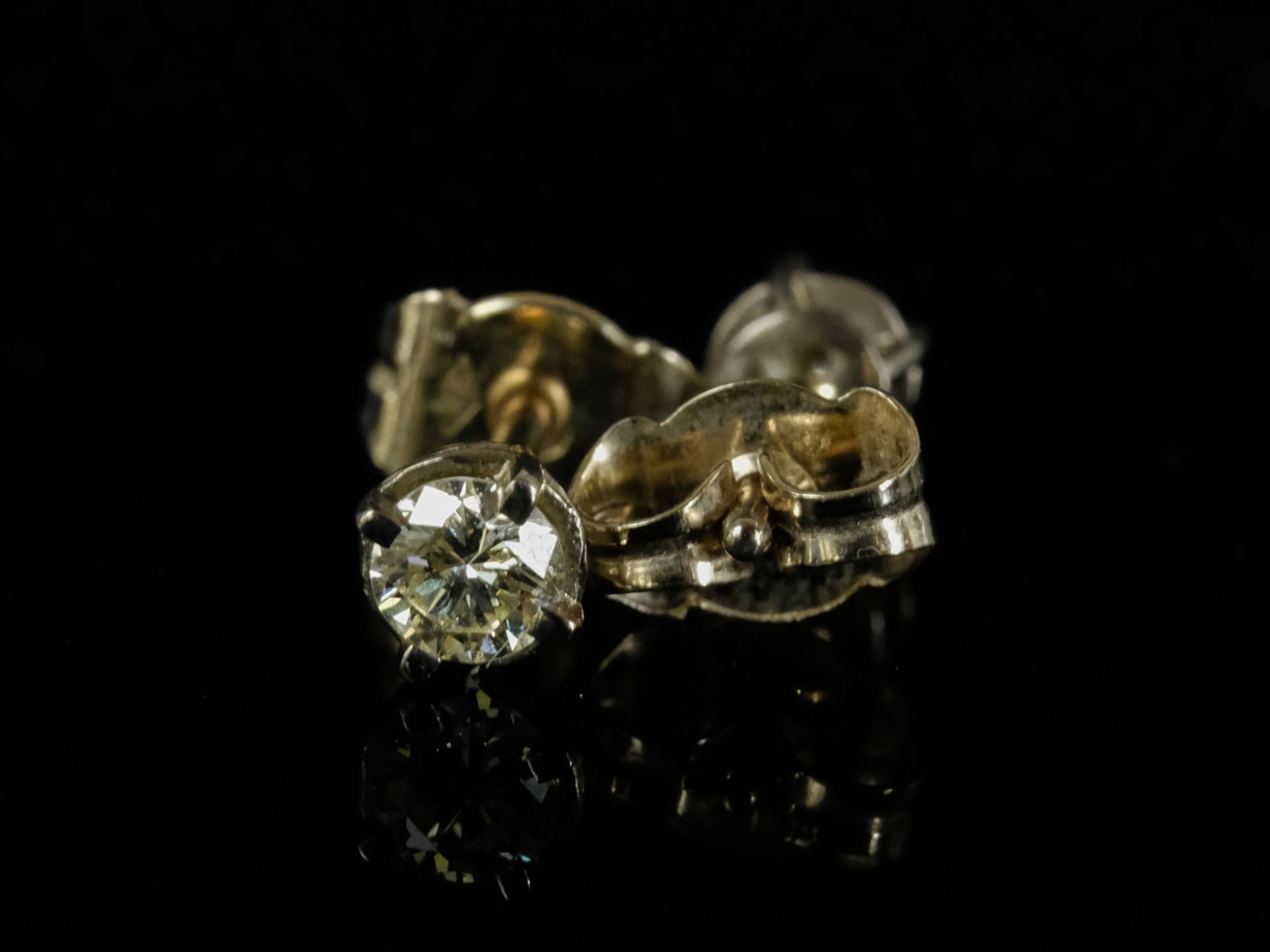 PAIR OF BRILLIANT EARPLACES, each with a brilliant-cut diamond in a fancy setting, total around 0.4 - Image 2 of 3