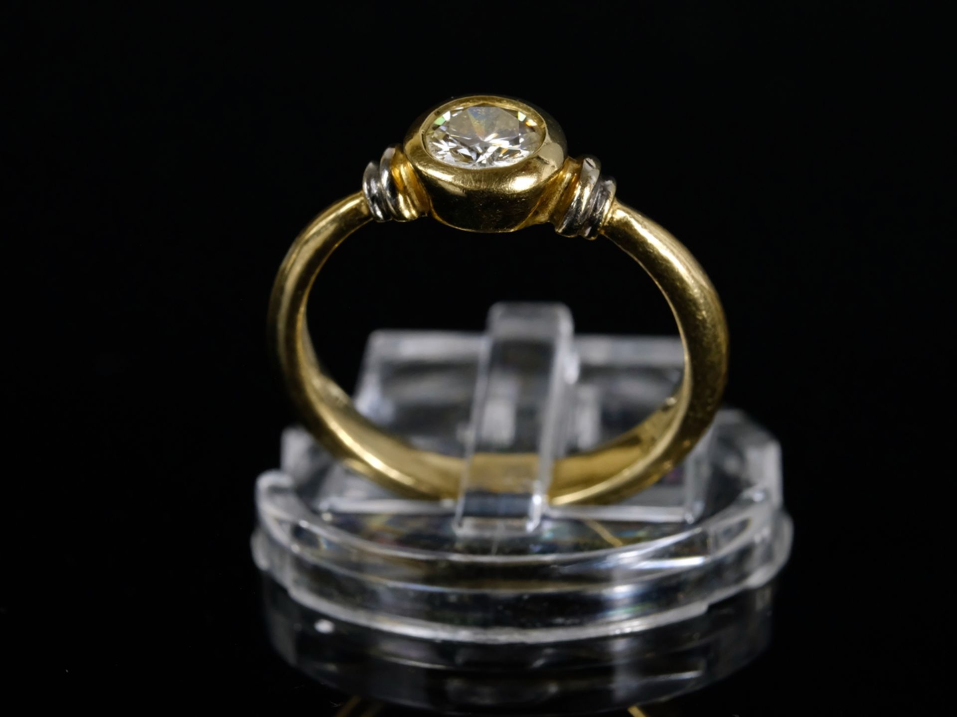 SOLITARY brilliant-cut diamond ring, bicolour, around 0.50ct, in round setting, lateral narrow deco - Image 2 of 4