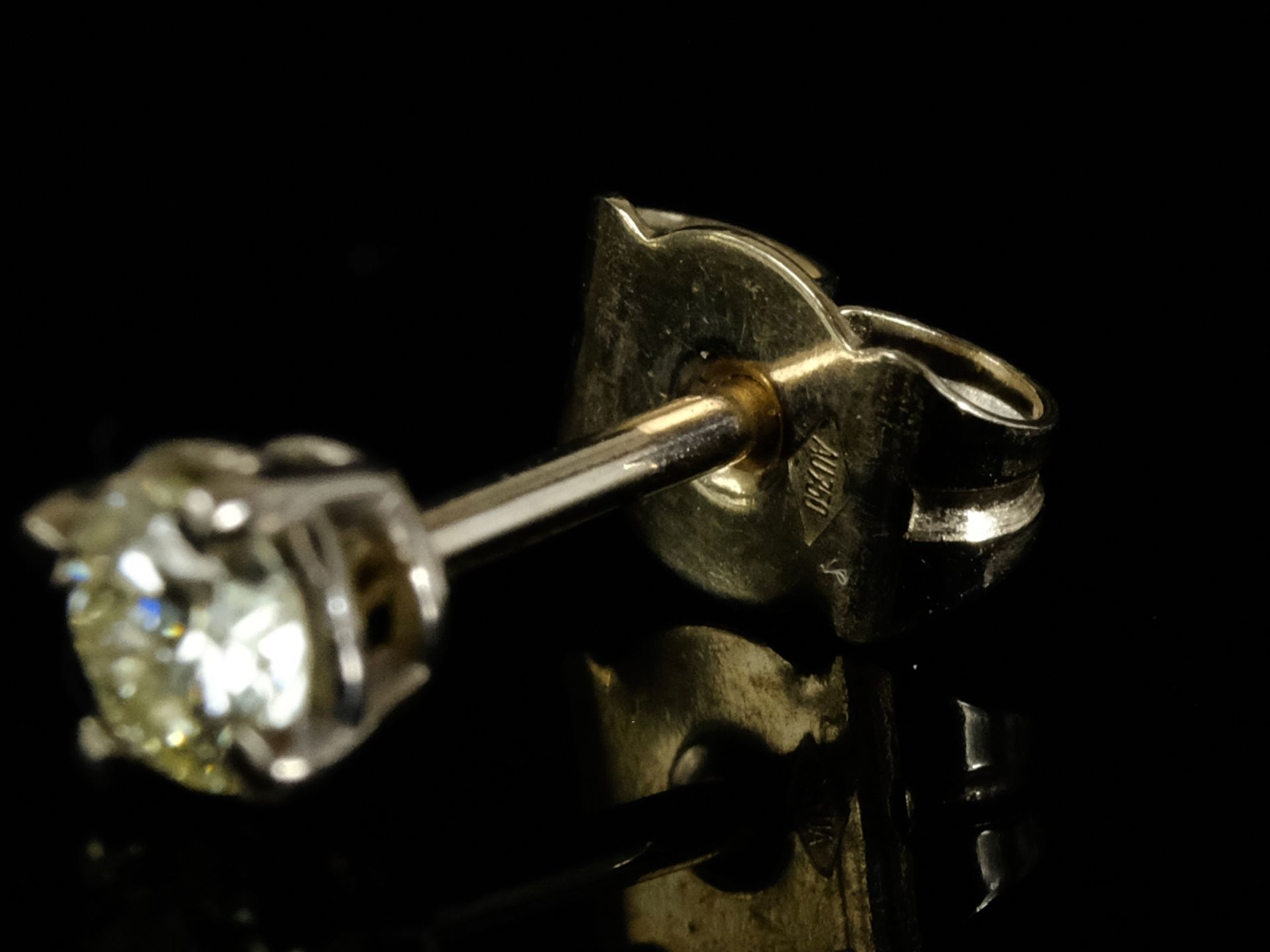 PAIR OF BRILLIANT EARPLACES, each with a brilliant-cut diamond in a fancy setting, total around 0.4 - Image 3 of 3