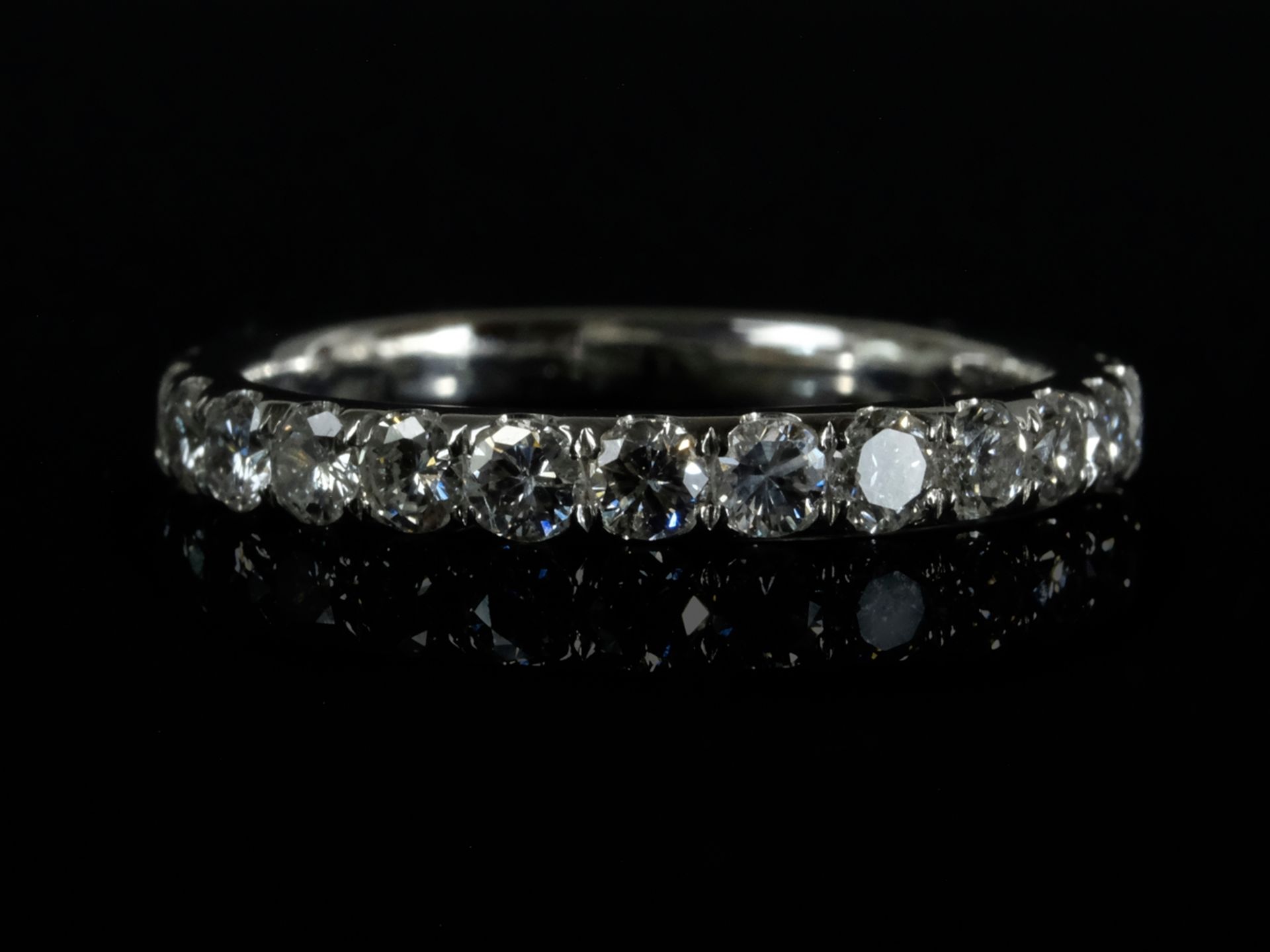 PLEASANT BRILLIANT MEMORY RING, set all around with 26 brilliant-cut diamonds, total around 1.38ct, - Image 2 of 3