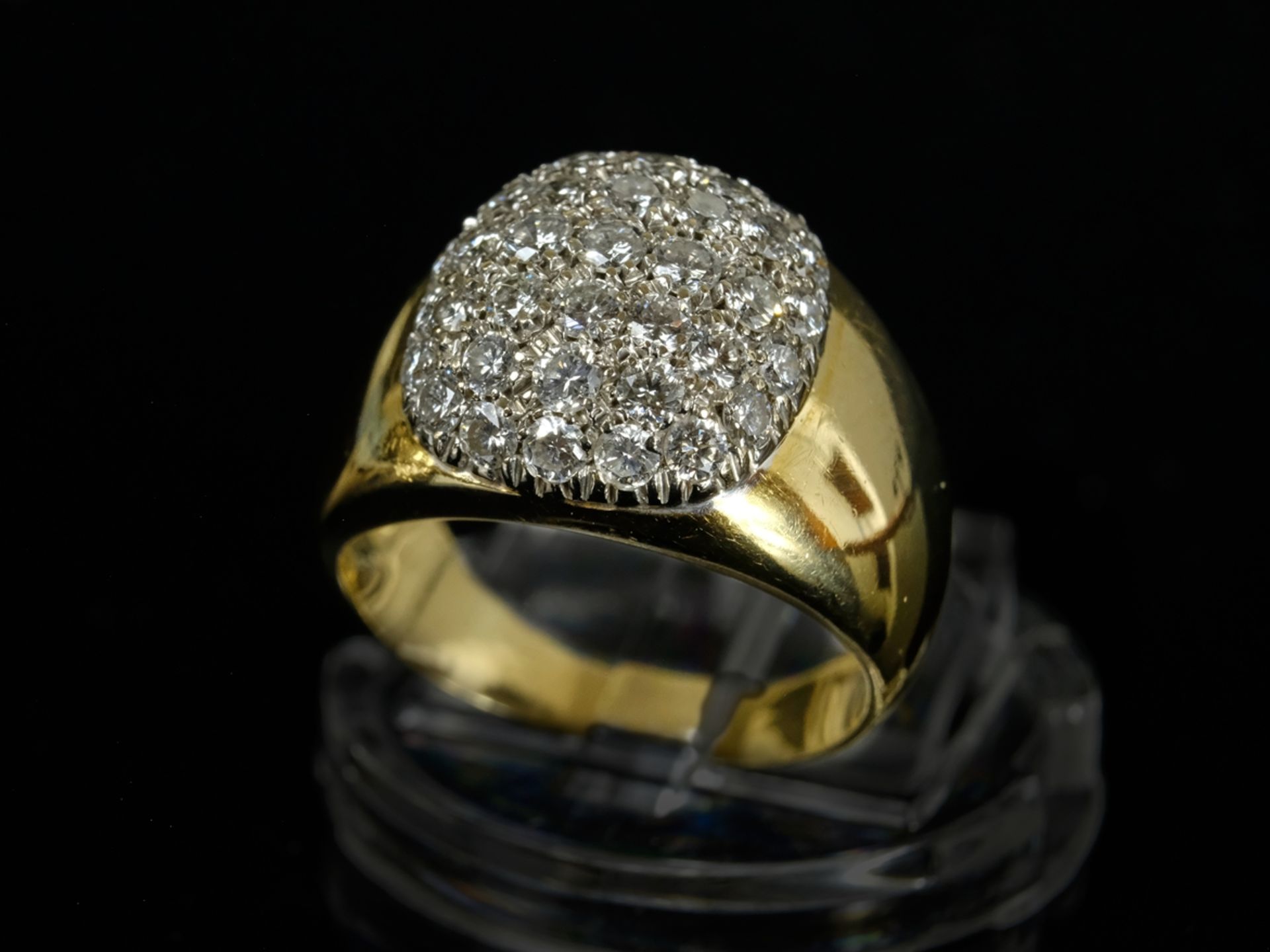 SCHROEDER-RING set with 39 brilliant-cut diamonds, classic design, total 1.1ct, approx. fw-w (g-h)/ - Image 2 of 5