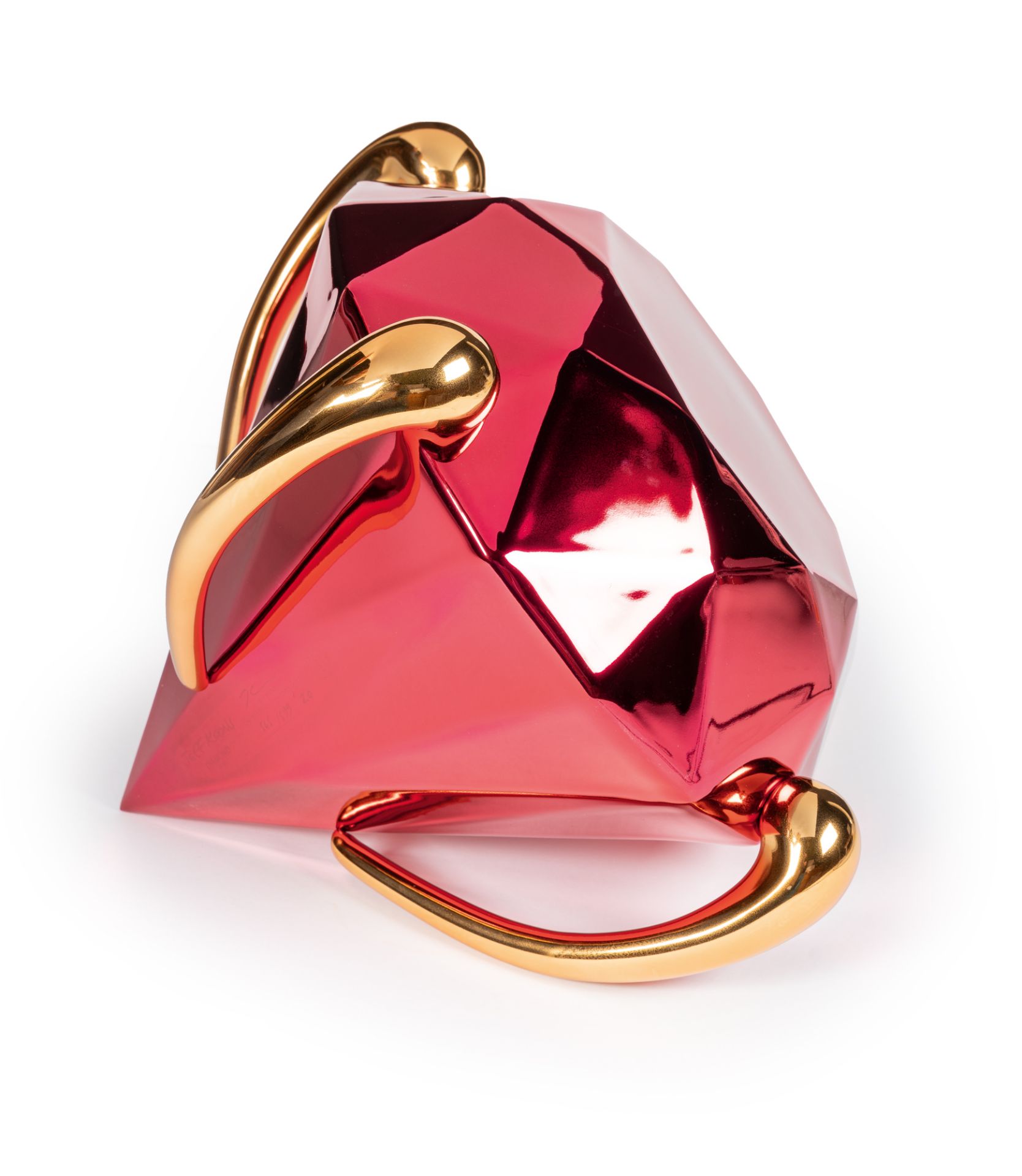 Jeff Koons, Diamond (red).Porcelain with chromatic coating. (2020). Ca. 32.5 x 39 x 32 cm. A