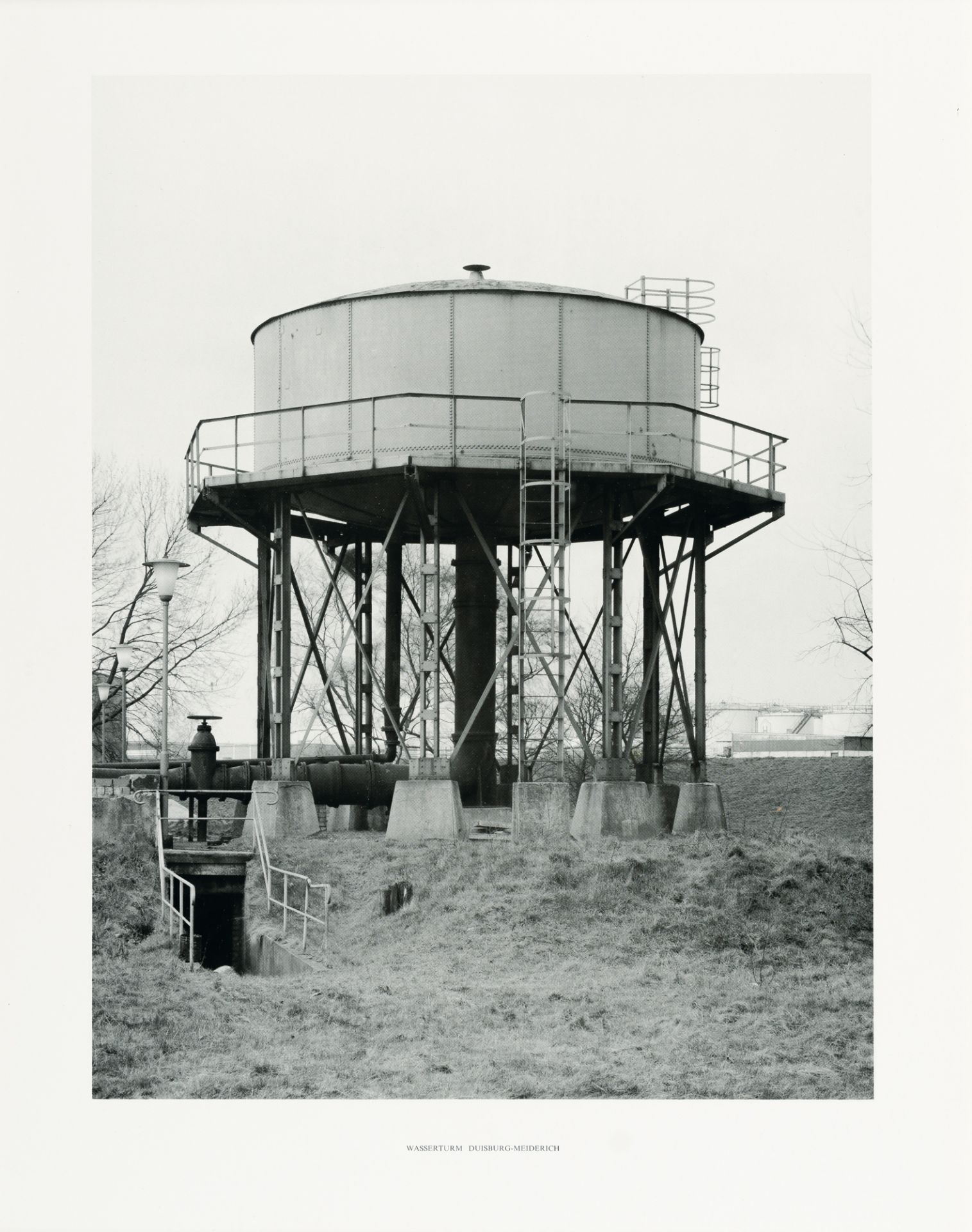 Bernd und Hilla Becher, Six water towers.Series of 6 offset lithographs on smooth paper. Published - Image 5 of 6