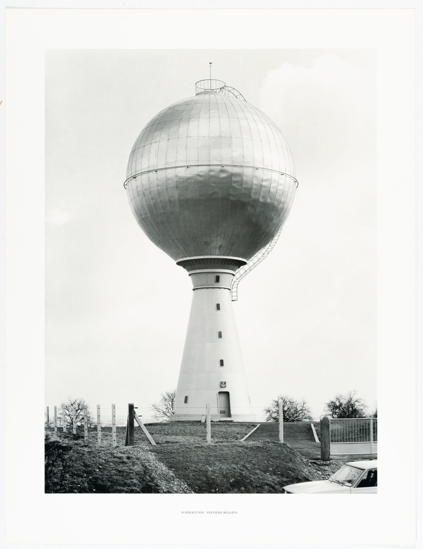 Bernd und Hilla Becher, Six water towers.Series of 6 offset lithographs on smooth paper. Published - Image 3 of 6
