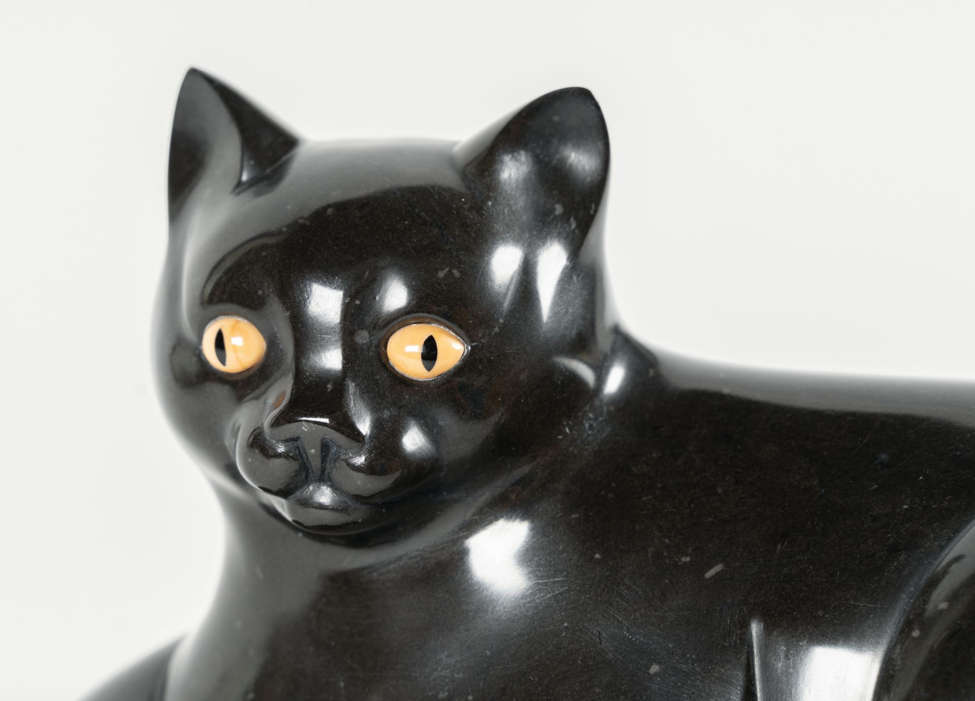 François-Xavier Lalanne, Le chat.Black and yellow marble. (Around 1990). Ca. 15 x 31 x 16 cm. A - Image 5 of 6