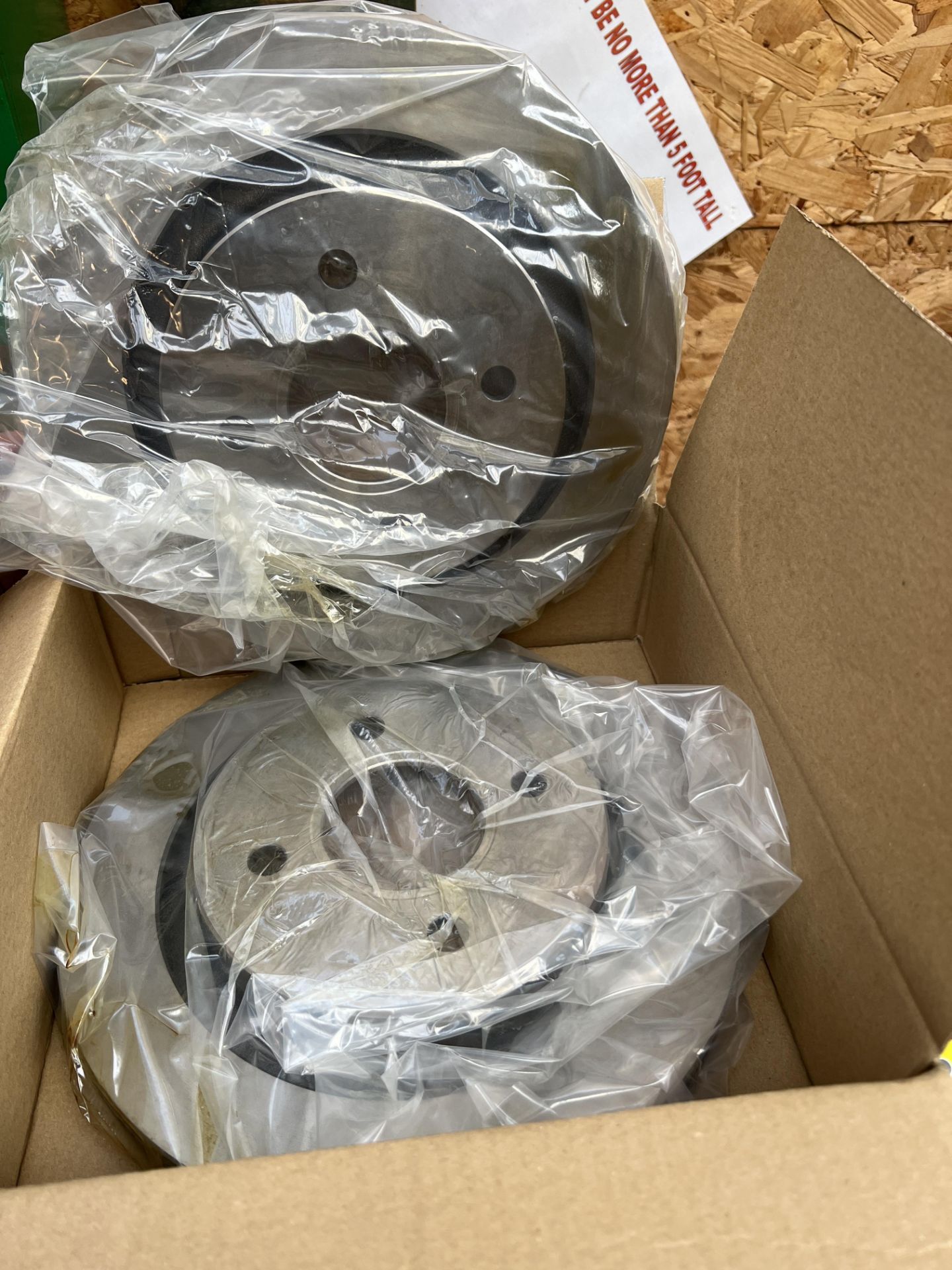9: Boxed Autonational Vented Rear Brake Discs for Ford Escort RS Cosworth - OE Number: 5024175 & - Image 4 of 5