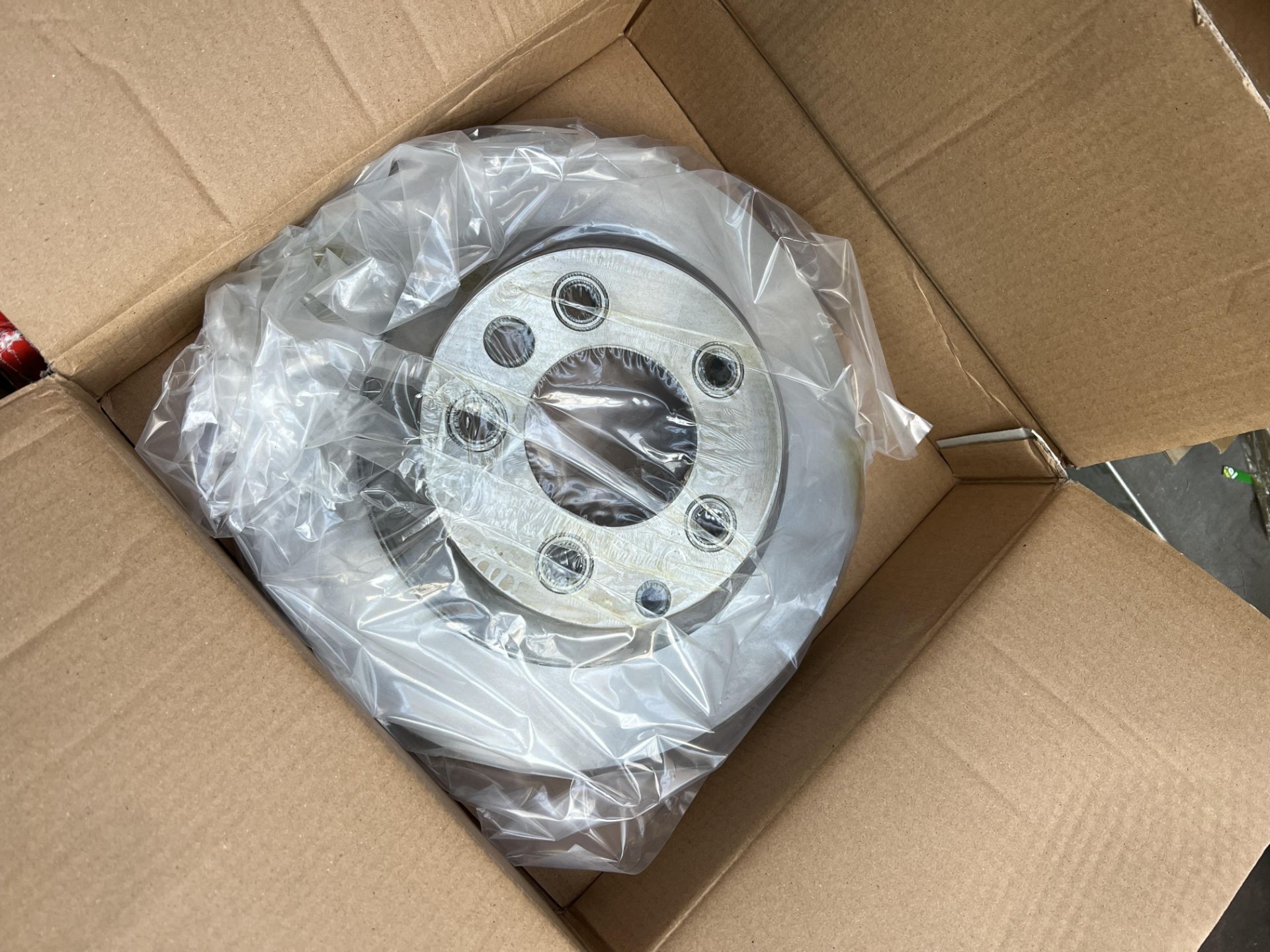 10: Boxed Unipart Vented Rear DSK2284 Brake Discs Audi Q7, VW Touareg and Porsche Cayenne Models - Image 3 of 5