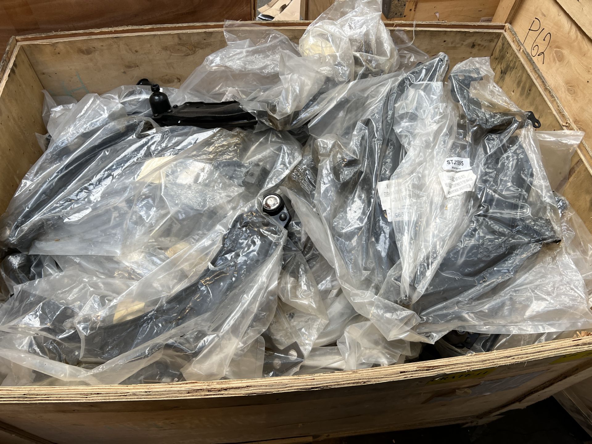 One Crate of approx 91 FCA5582 L/H Suspension Arms for BMW 5 Series - circa £40 online value
