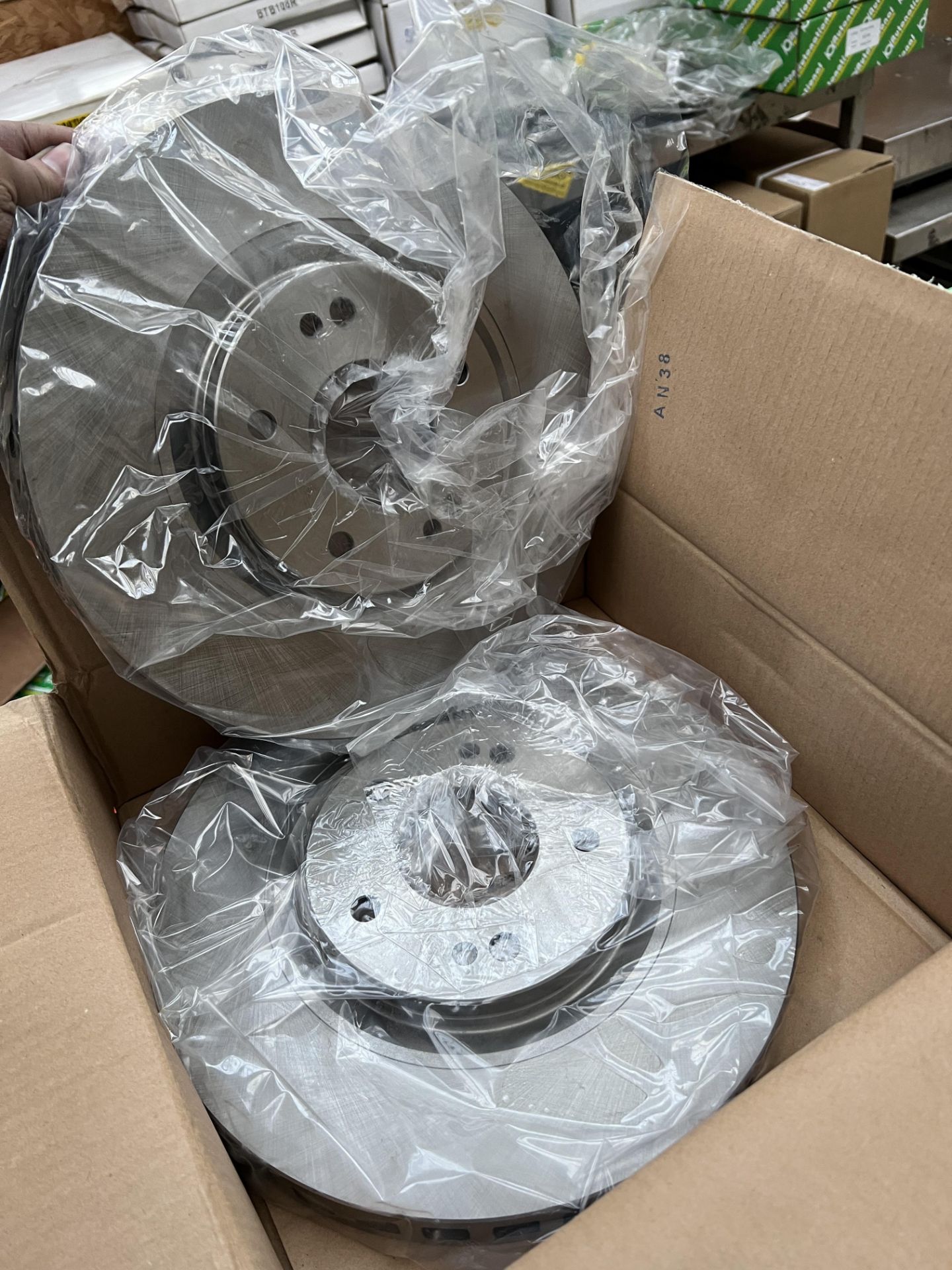 approx 70: Boxed and Sealed Autonational Vented Front Brake Discs for Mitsubishi 3000GT 3.0 Twin - Image 6 of 19