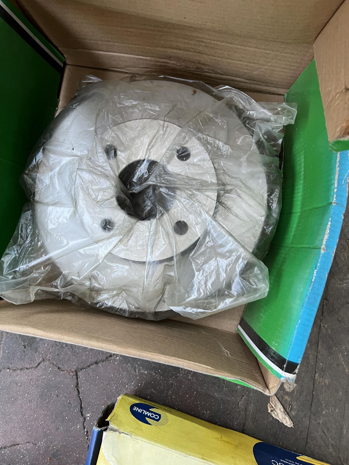4: Boxed Comline and Betta Parts Front Brake Discs for Ford Sierra XR4 4WD 2.8 85-89 and XR4 4WD 2.9 - Image 4 of 4