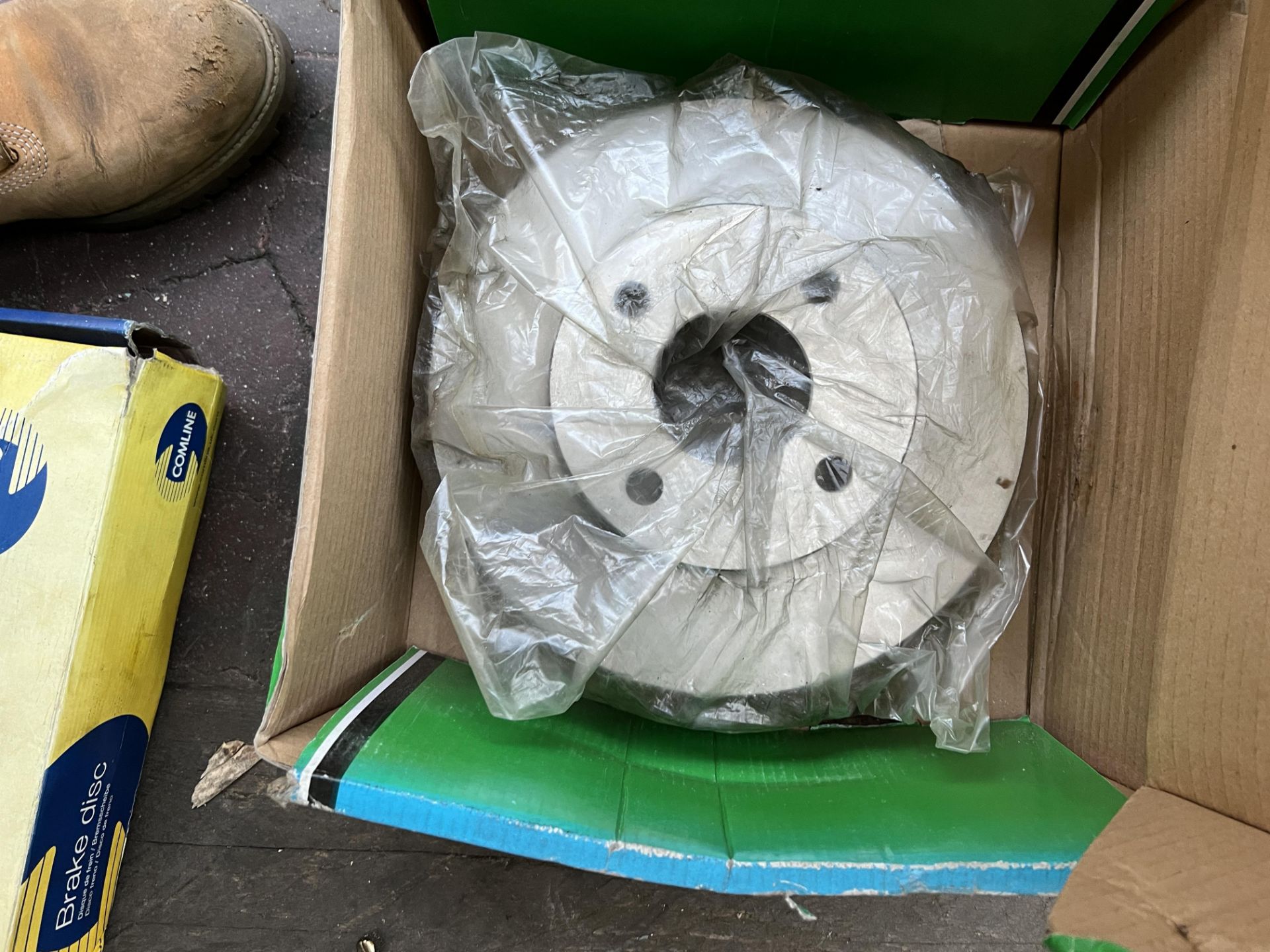 4: Boxed Comline and Betta Parts Front Brake Discs for Ford Sierra XR4 4WD 2.8 85-89 and XR4 4WD 2.9 - Image 3 of 4