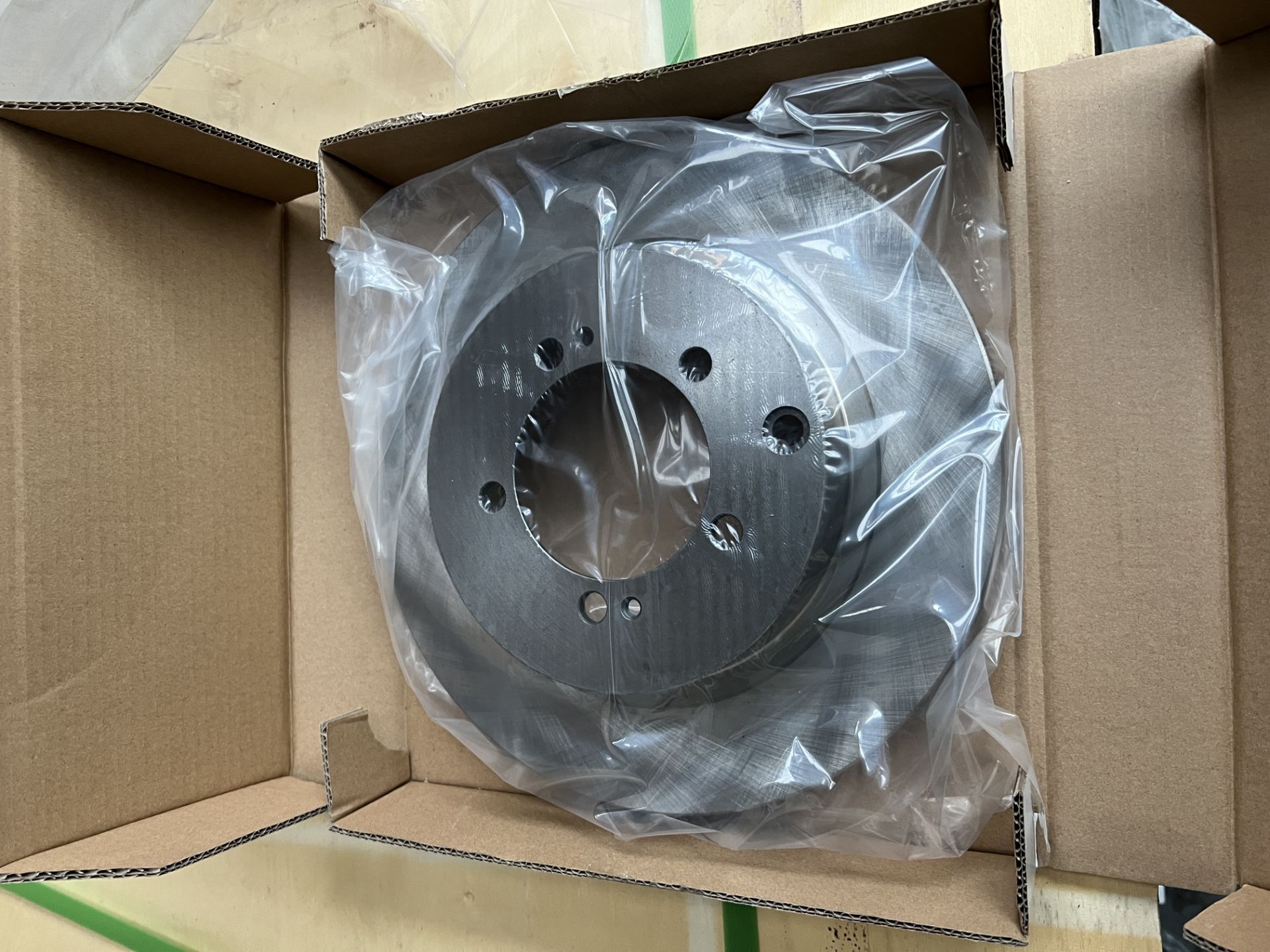 approx 70: Boxed and Sealed Autonational Vented Front Brake Discs for Mitsubishi 3000GT 3.0 Twin - Image 11 of 19