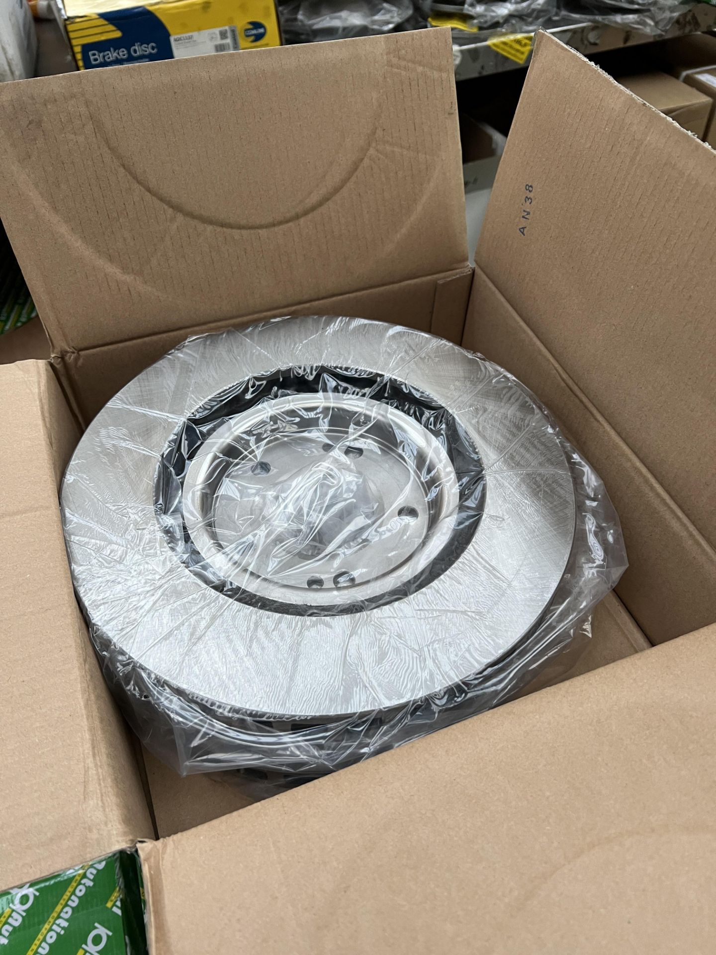 approx 70: Boxed and Sealed Autonational Vented Front Brake Discs for Mitsubishi 3000GT 3.0 Twin - Image 5 of 19