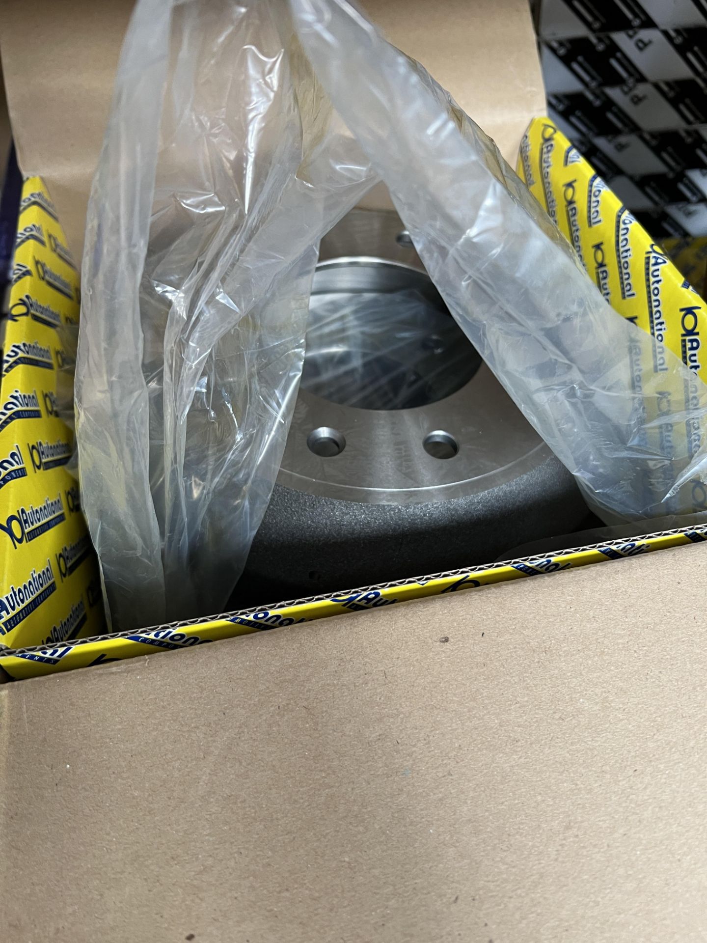 Large Quantity of Land Rover and Range Rover Components including Brake Disks, Drums, Pads, - Image 27 of 32