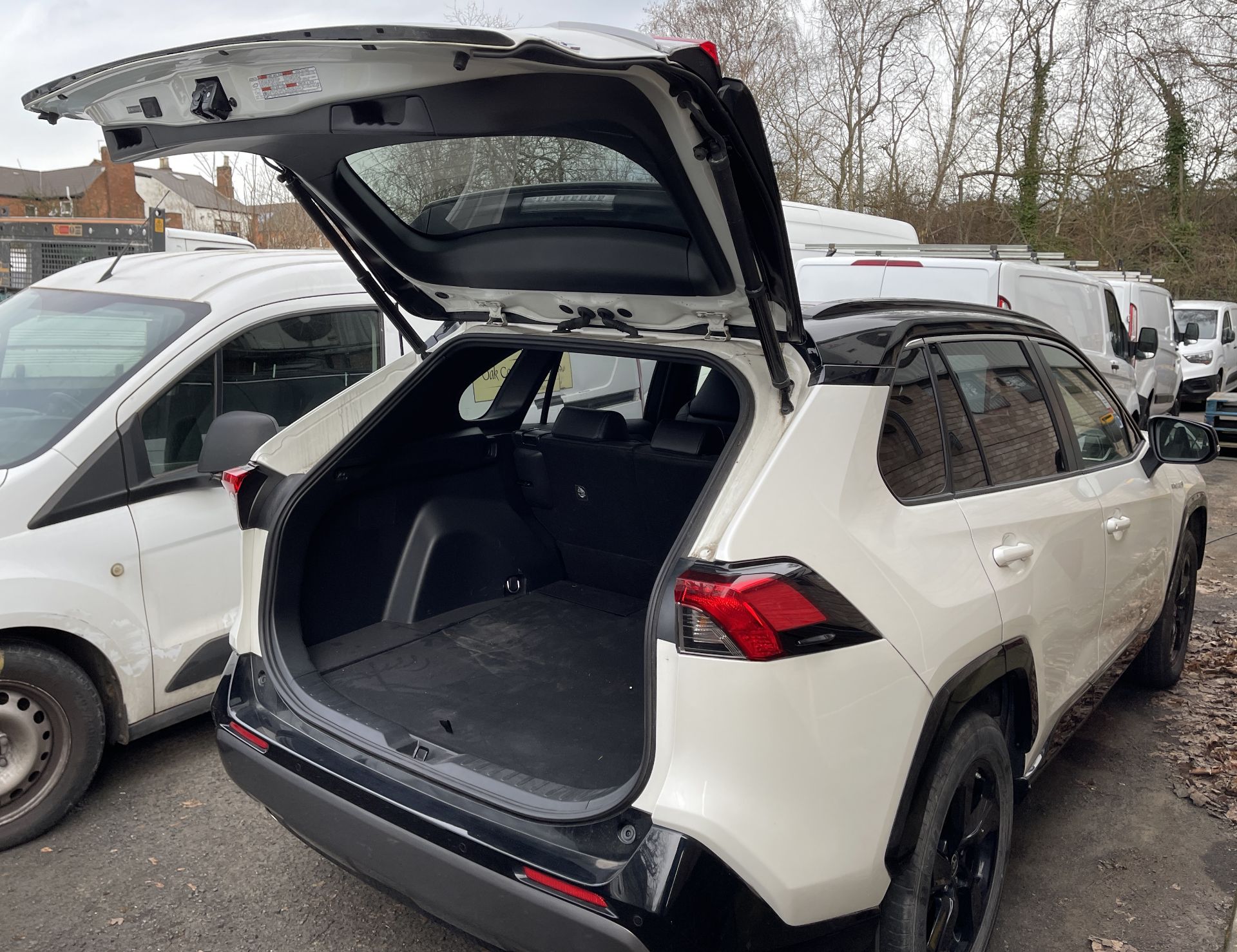 2019 - Toyota RAV 4 Dynamic HEV 4 x 2 CVT 2,487cc Petrol Hybrid Electric SUV, - Image 41 of 46