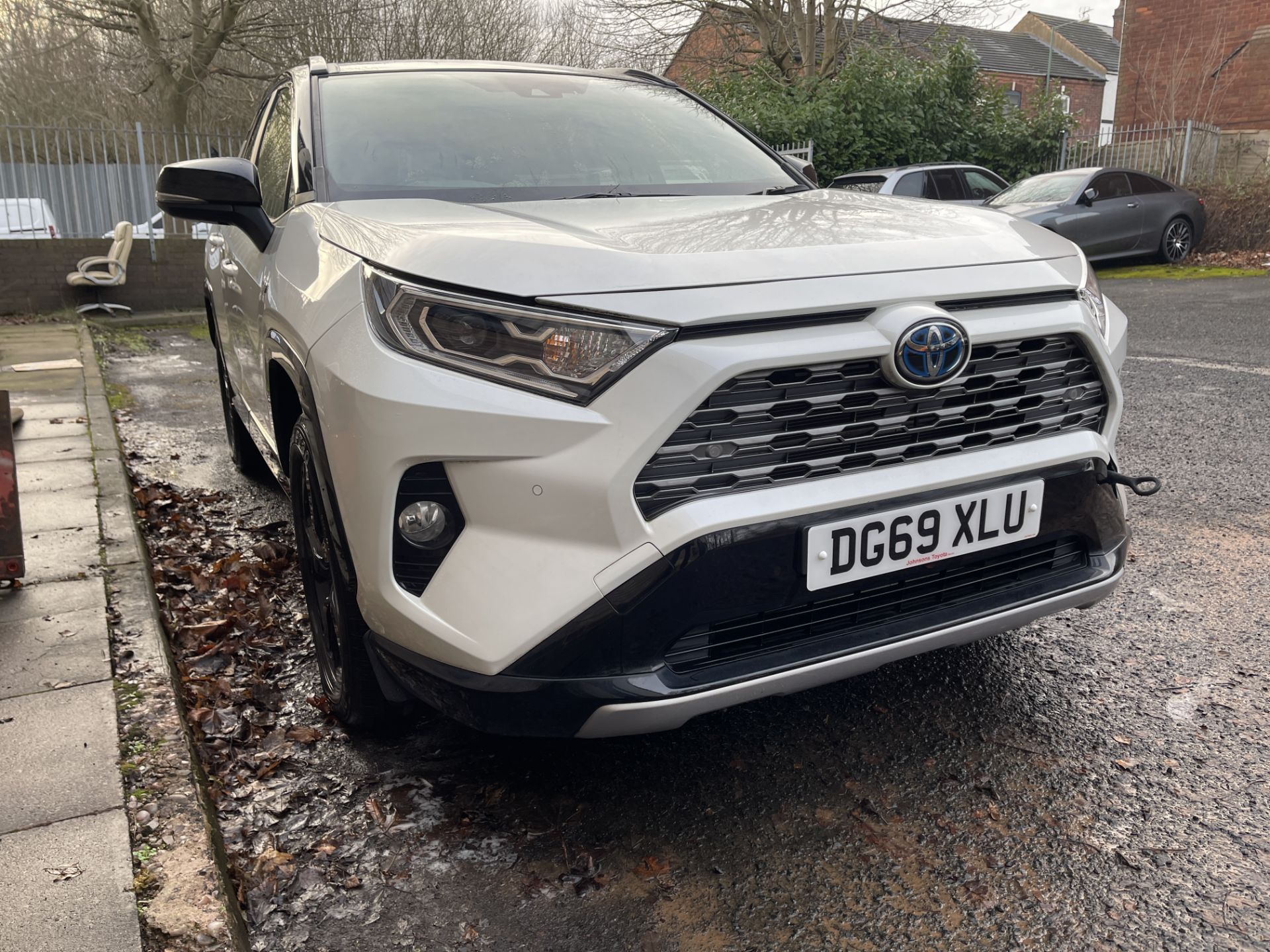 2019 - Toyota RAV 4 Dynamic HEV 4 x 2 CVT 2,487cc Petrol Hybrid Electric SUV, - Image 3 of 46