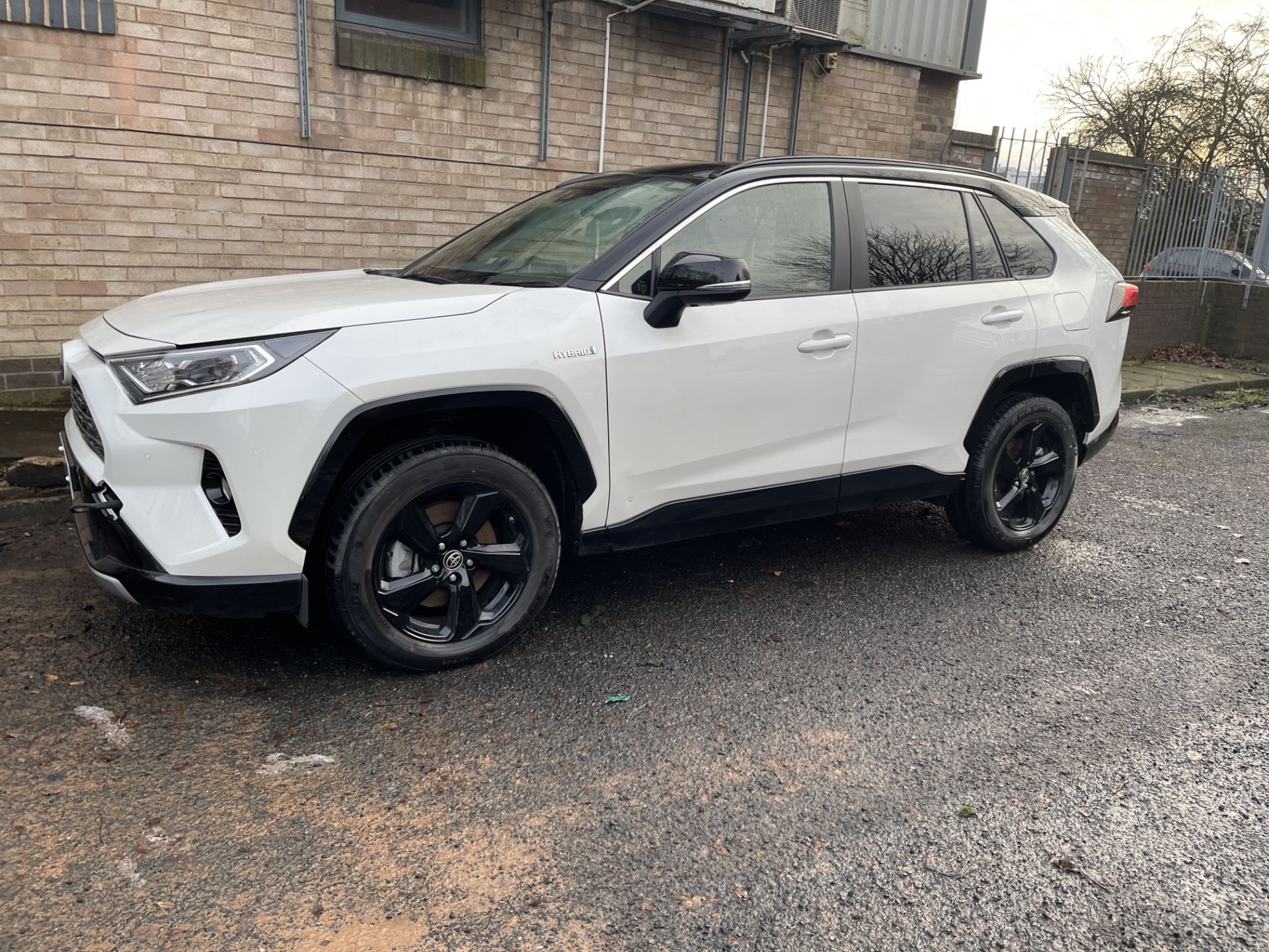 2019 - Toyota RAV 4 Dynamic HEV 4 x 2 CVT 2,487cc Petrol Hybrid Electric SUV, - Image 4 of 46