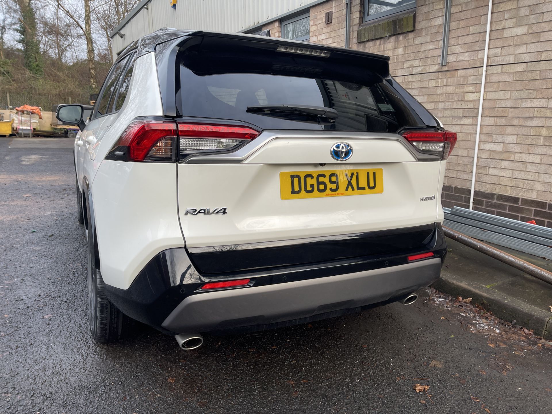 2019 - Toyota RAV 4 Dynamic HEV 4 x 2 CVT 2,487cc Petrol Hybrid Electric SUV, - Image 8 of 46