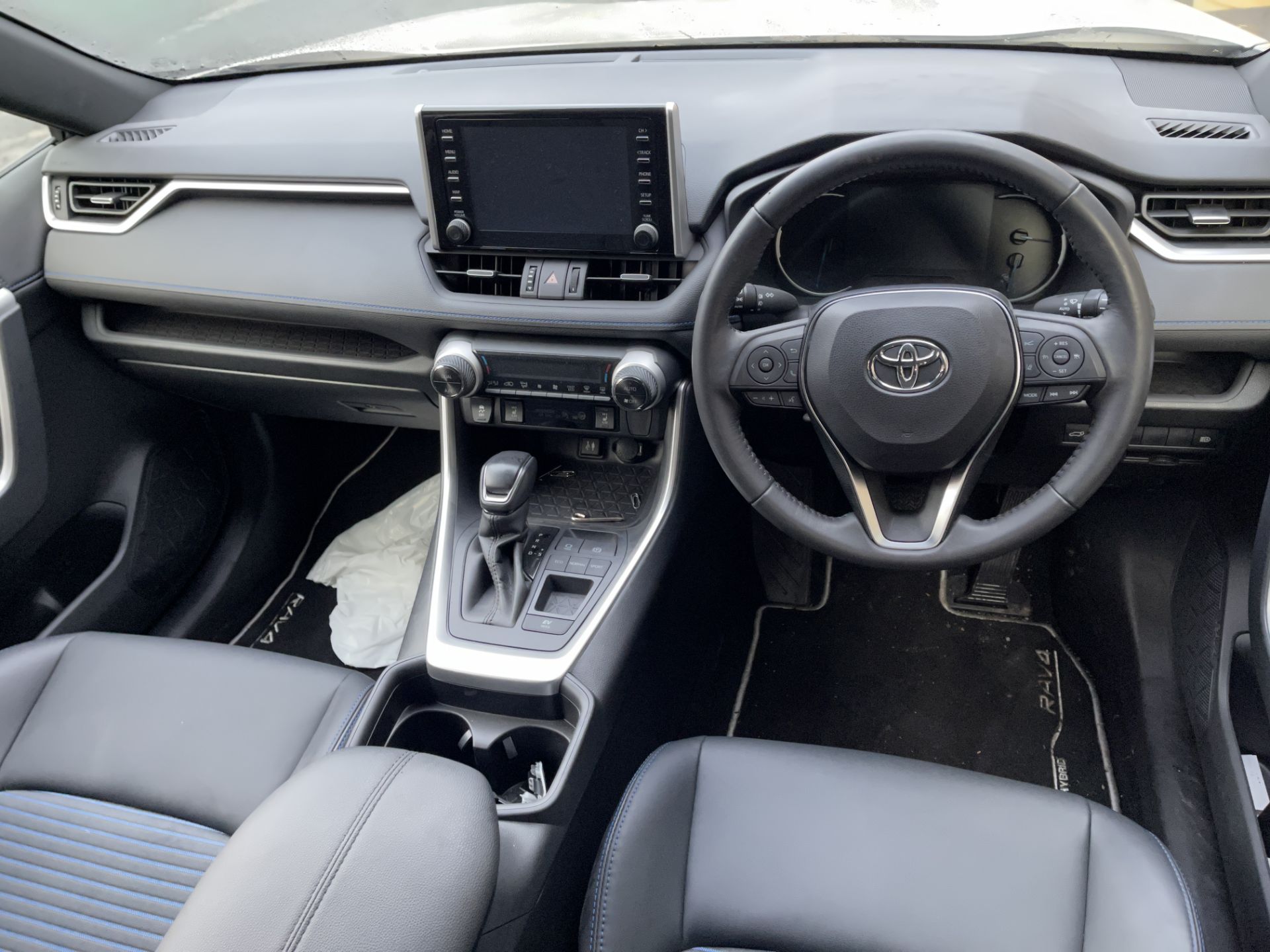 2019 - Toyota RAV 4 Dynamic HEV 4 x 2 CVT 2,487cc Petrol Hybrid Electric SUV, - Image 35 of 46