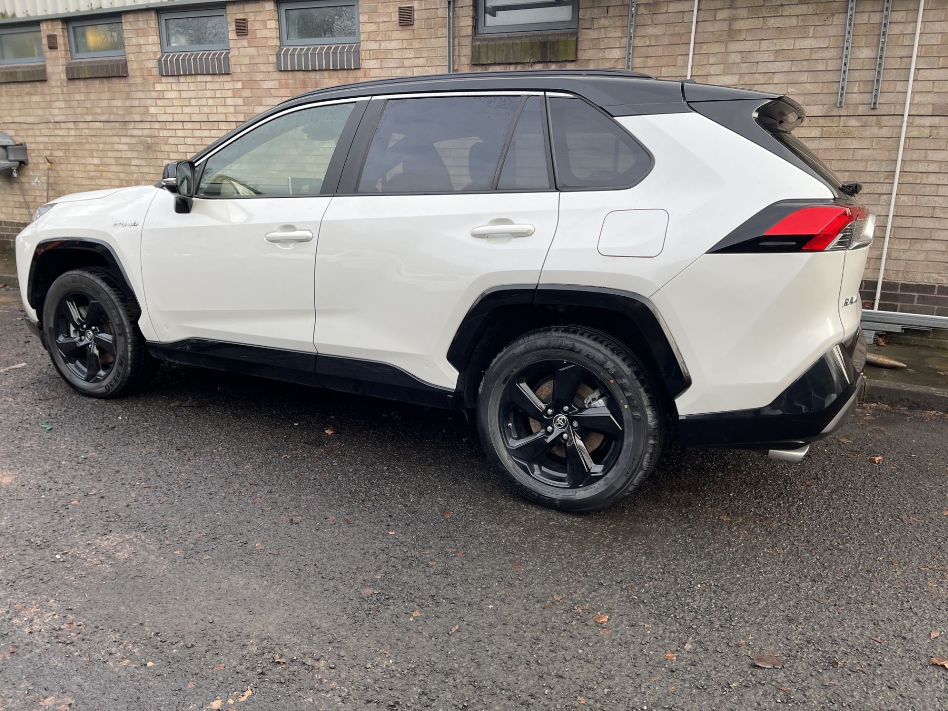 2019 - Toyota RAV 4 Dynamic HEV 4 x 2 CVT 2,487cc Petrol Hybrid Electric SUV, - Image 6 of 46