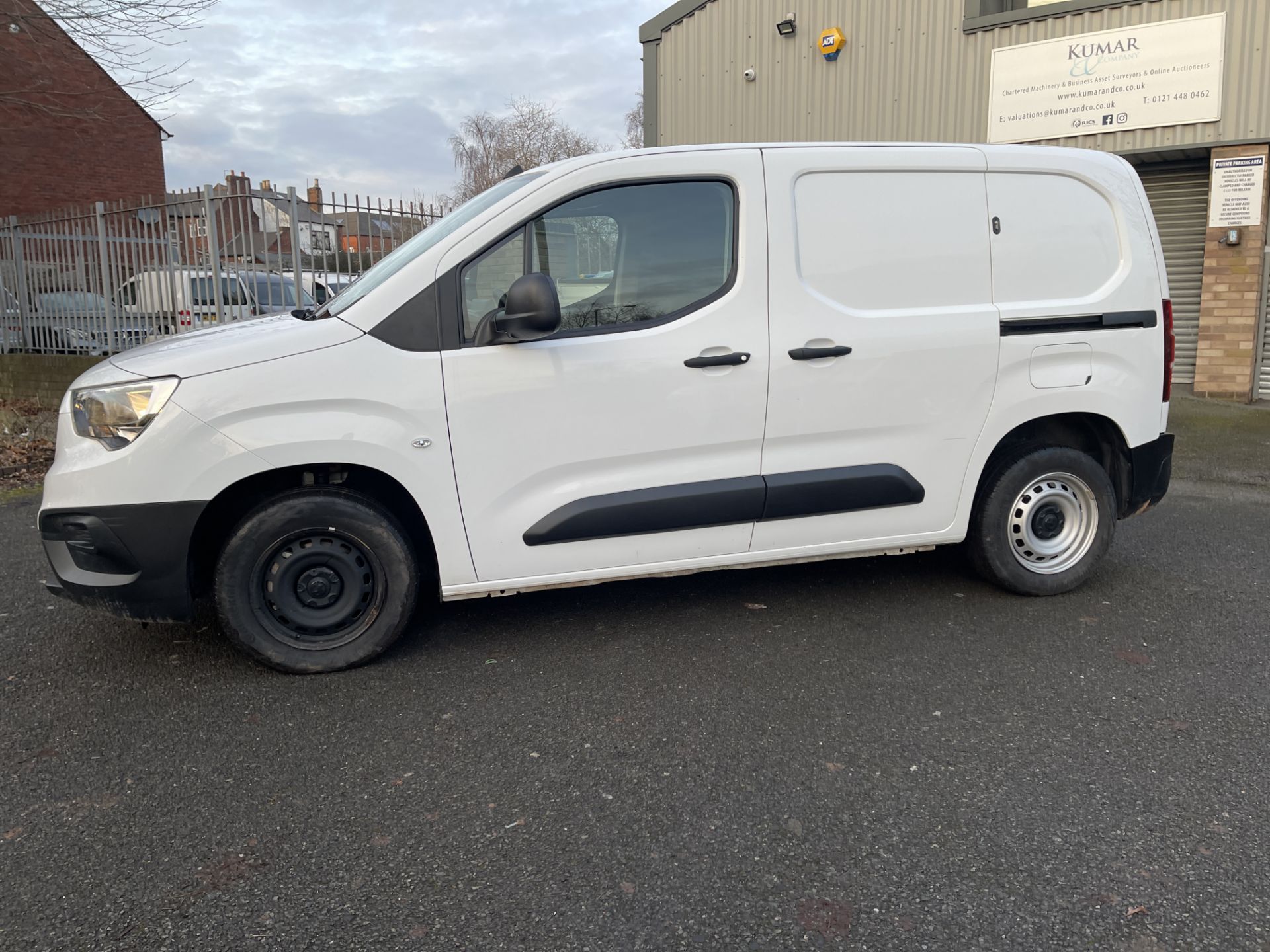 2021 - Vauxhall Combo Cargo 2000 L1 H1 Dynamic 1,499cc Turbo Diesel - Image 3 of 26