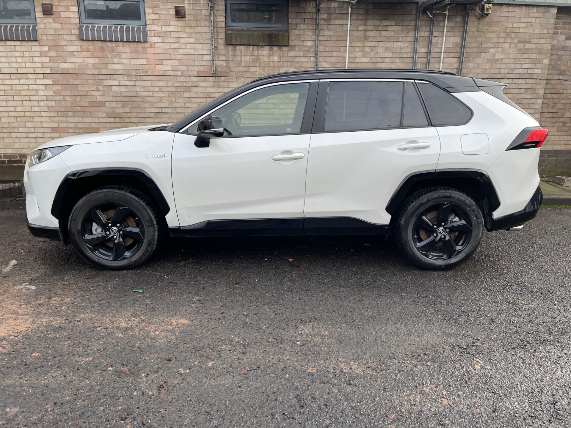 2019 - Toyota RAV 4 Dynamic HEV 4 x 2 CVT 2,487cc Petrol Hybrid Electric SUV, - Image 5 of 46