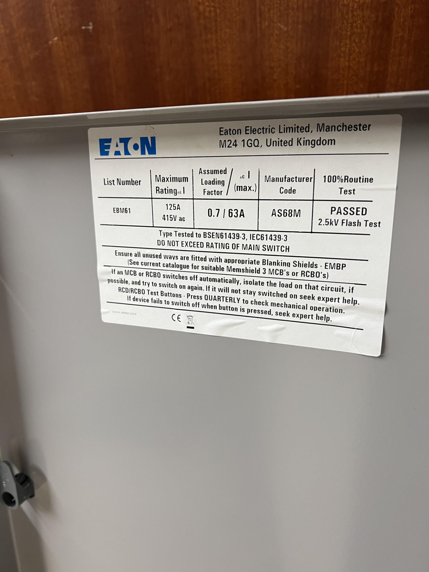 Eaton Menshield 3 250A Electrical Distribution Box On Heavy Duty Bolted Stand as Shown - Image 4 of 8