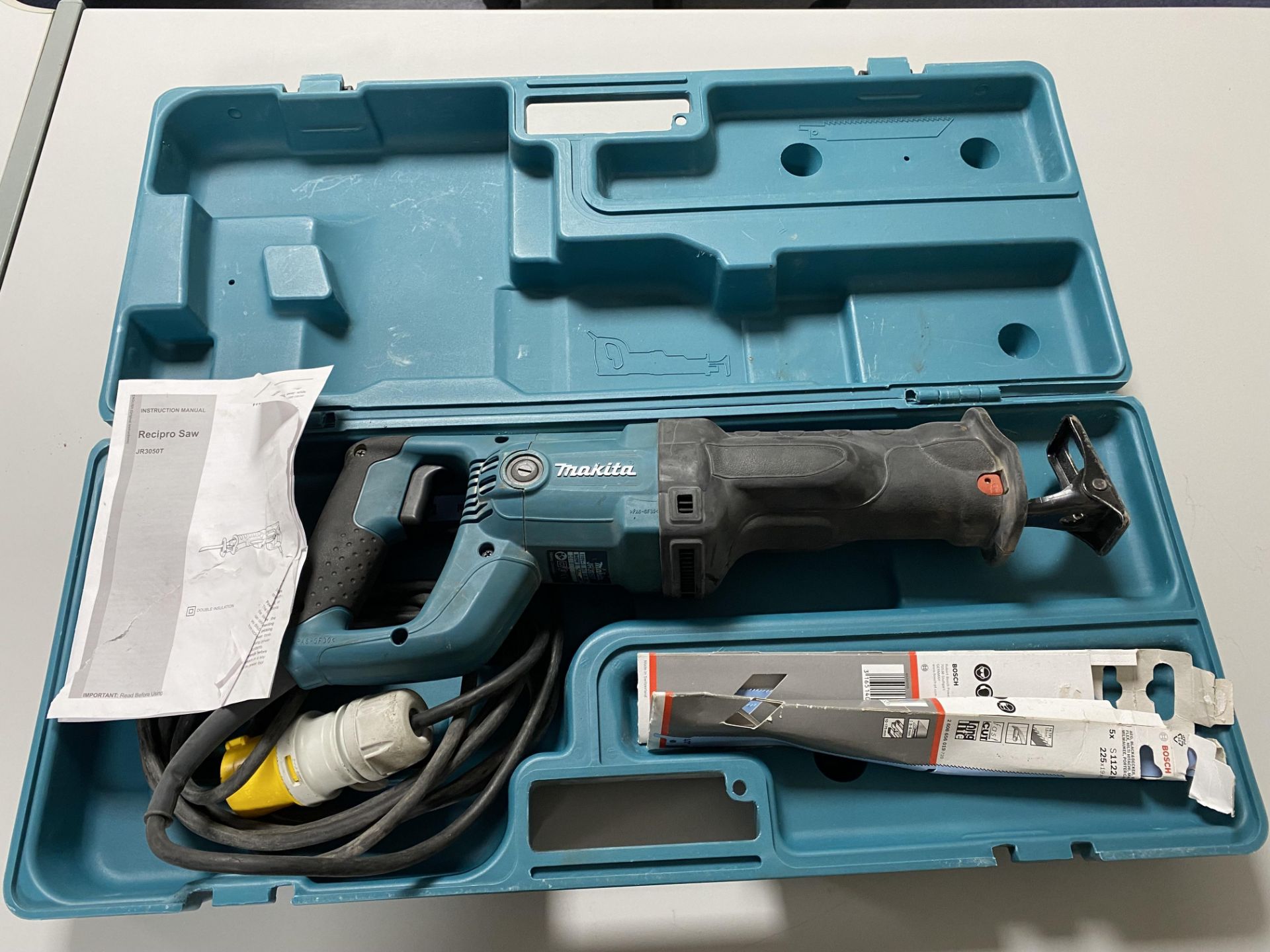 Makita JR3050T 110v Reciprocating Saw with assorted blades and Carry Case as Shown - Image 5 of 7
