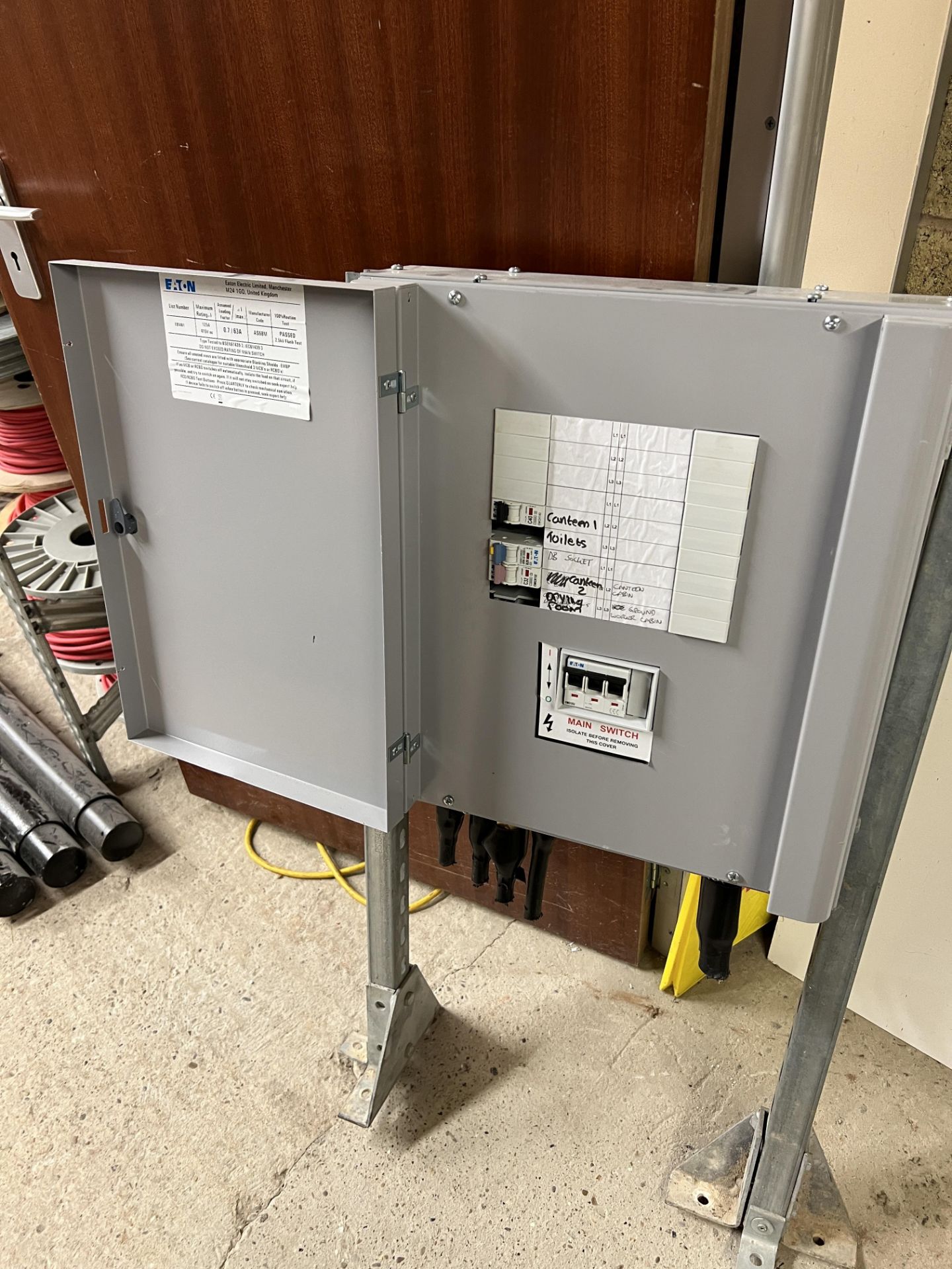 Eaton Menshield 3 250A Electrical Distribution Box On Heavy Duty Bolted Stand as Shown - Image 2 of 8