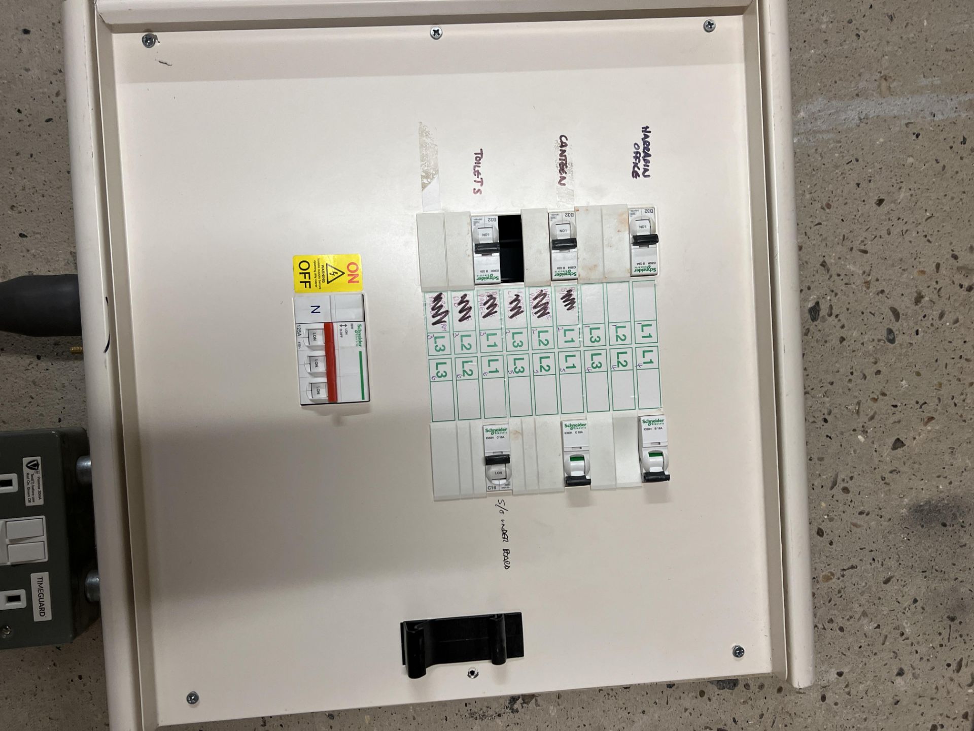 Schneider Electric ACTI 9 Isobar P 250A Electrical Distribution Box - Image 2 of 5