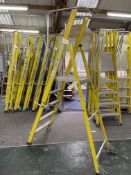 Clow AESAR05 5 Step Fibreglass Wide Step Podium Ladder, EN131 Professional Certified