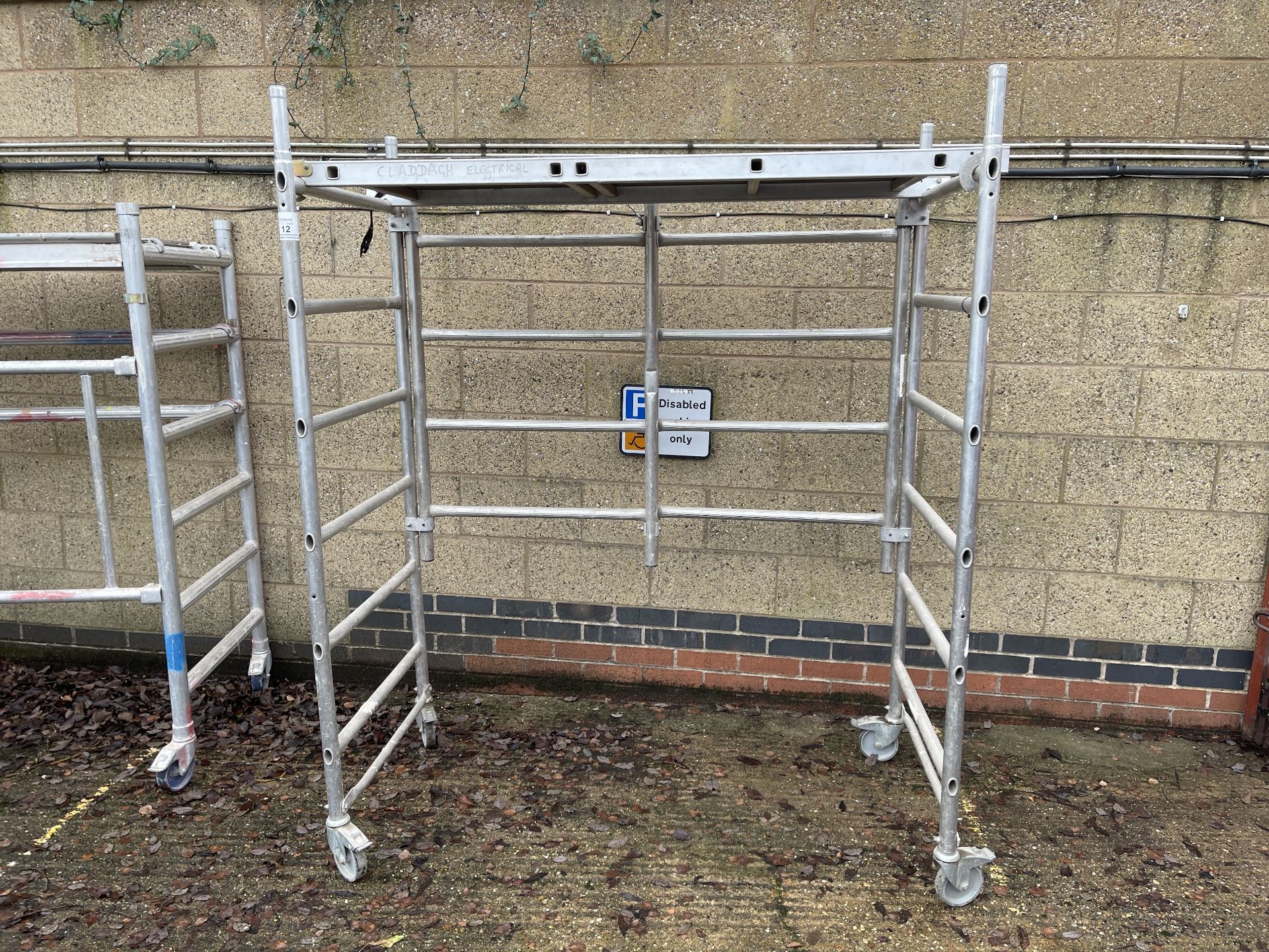 Make Unknown Folding Mobile 2 Man Scaffold Tower with Platform - Image 2 of 8