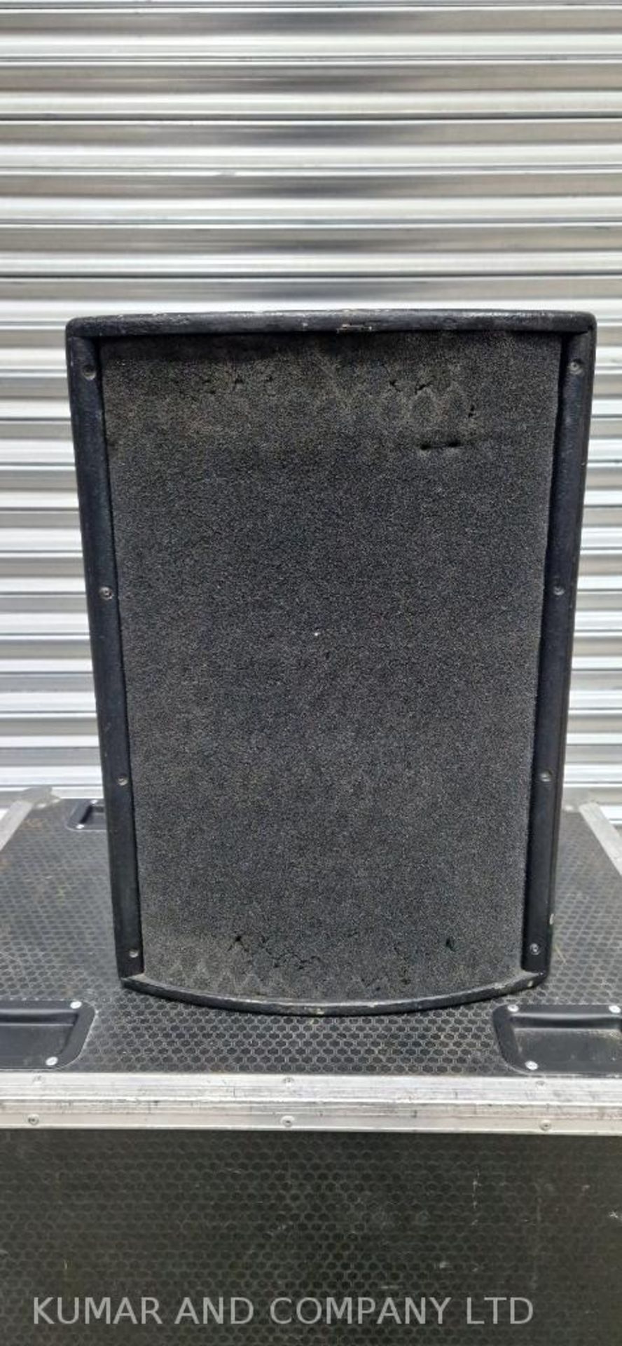 Turbosound TQ440 x 2 In Flightcase - 1 Works Fine, 1 Has a fault - no hf, amp module intermittent