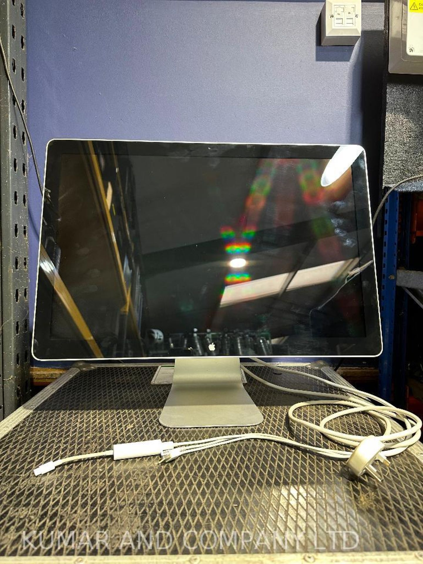 Apple Monitor 27inch in working condtion.