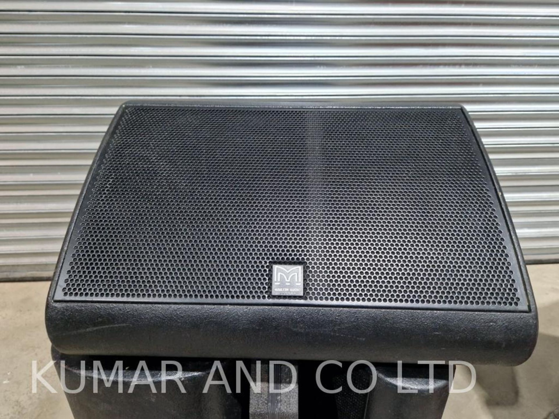 2 x Martin LE1200 Speakers - Flightcased - Image 4 of 6