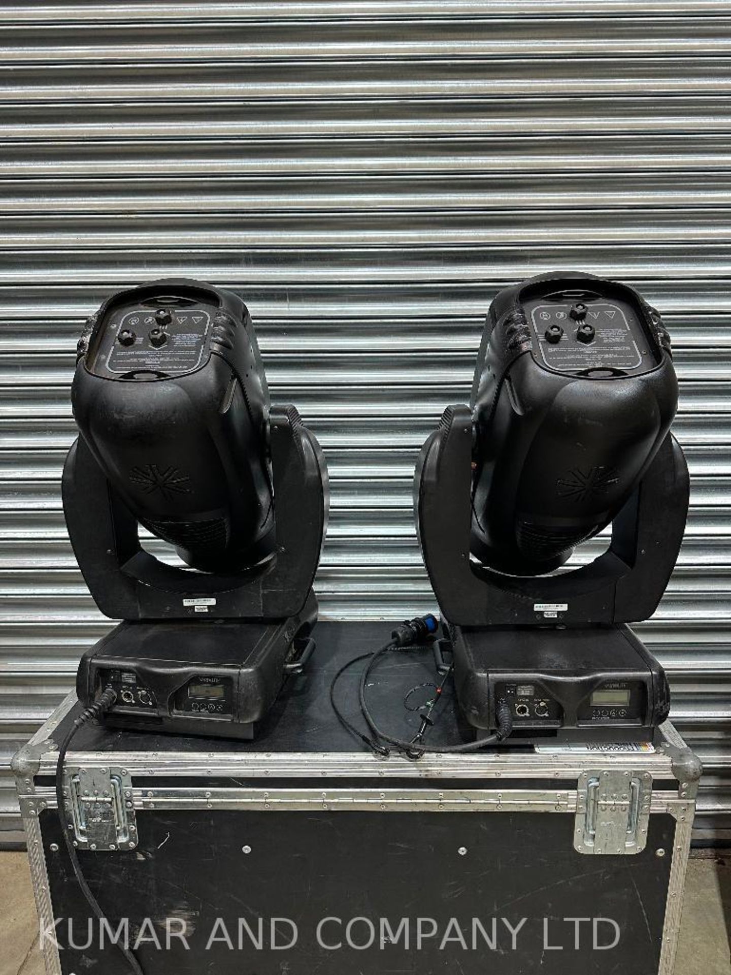 Varilite VL3500 Wash FX -Sold as a Pair in a flightcase. - The VL3500 Wash FX luminaire features int - Image 2 of 4