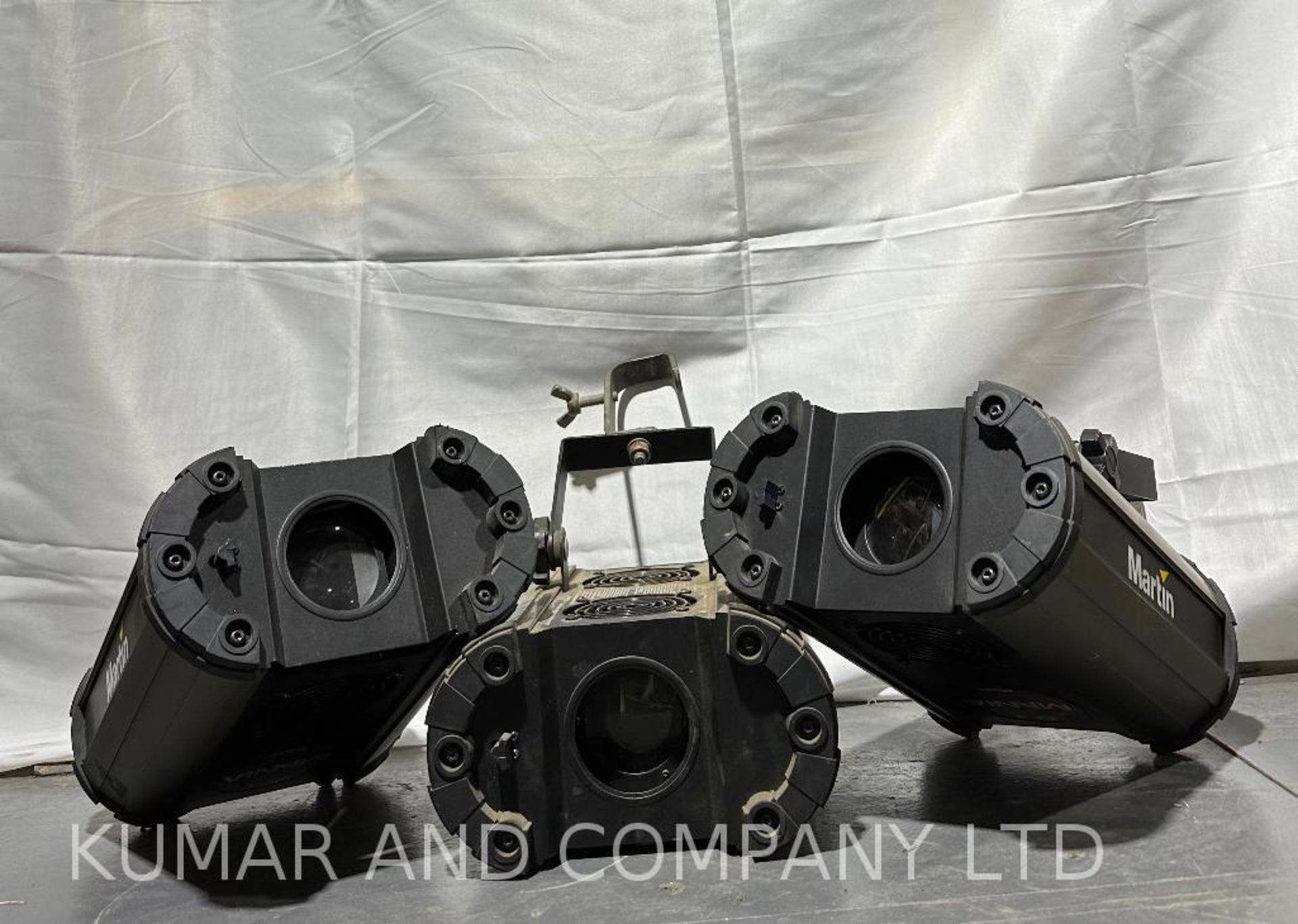 Martin Mania EF4 Effects lights - 1 x unit has no yoke and needs lamp. Sold as lot - Image 3 of 3