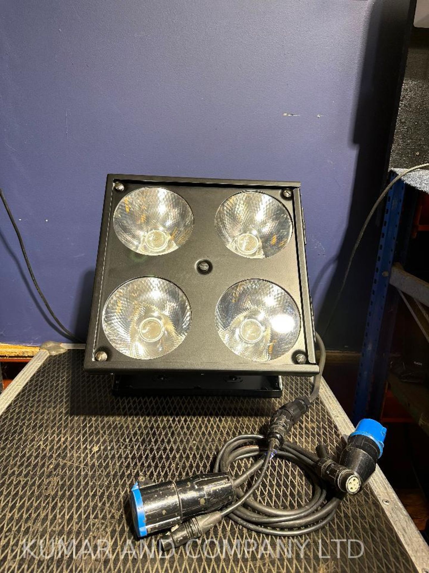 I-pix BB 2 x 2 LED Blinder square four cell self contained fixture made up from two BB2 units with r - Image 2 of 3