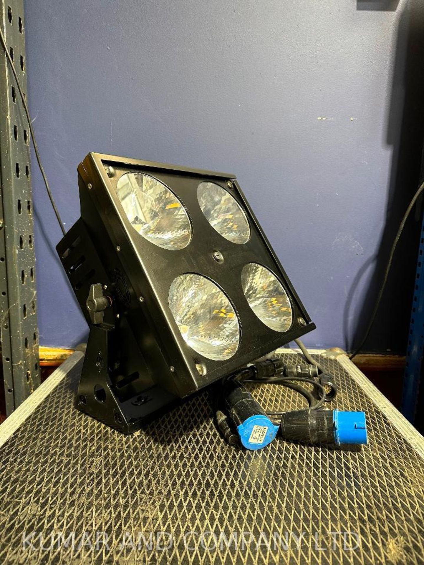 I-pix BB 2 x 2 LED Blinder square four cell self contained fixture made up from two BB2 units with r - Image 3 of 3