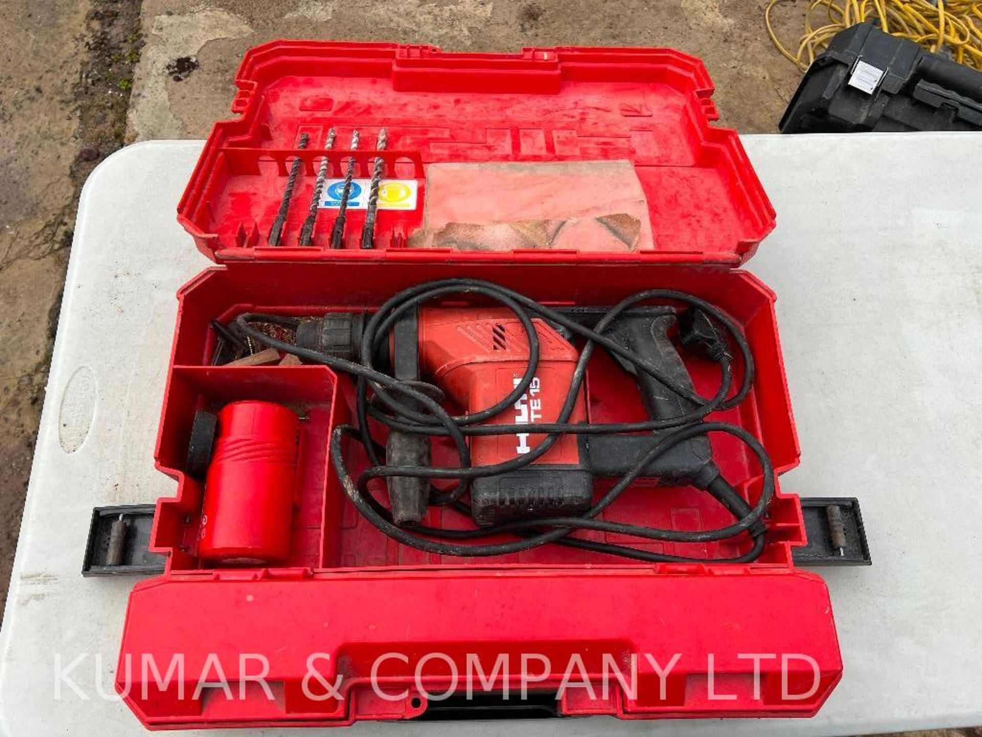 Hilti TE15 Rotary Hammer Drill in Case with Various Attachments as Shown. Serial No: 0021934 PLEASE - Image 3 of 8