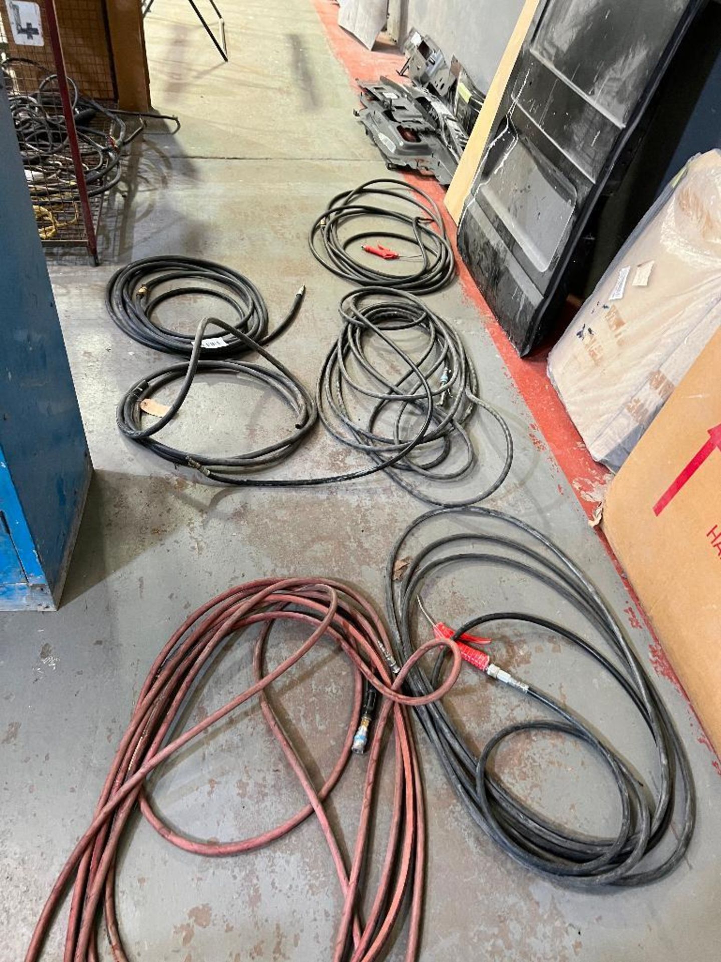 6: Compressed air hoses with various attachments as shown in images