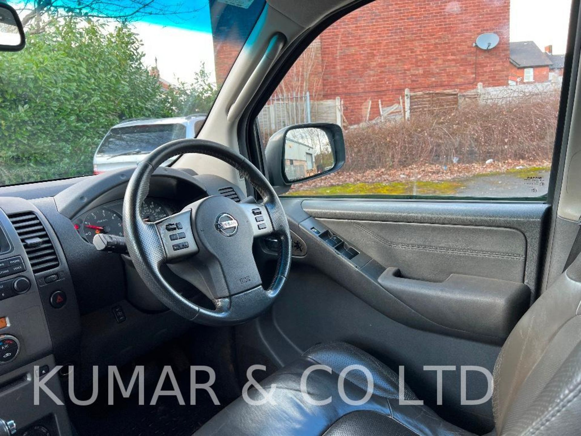 2008/08 Nissan Navara Long Way Down 2.5 DCI 5 Speed Auto Pick-Up Truck - Image 41 of 44