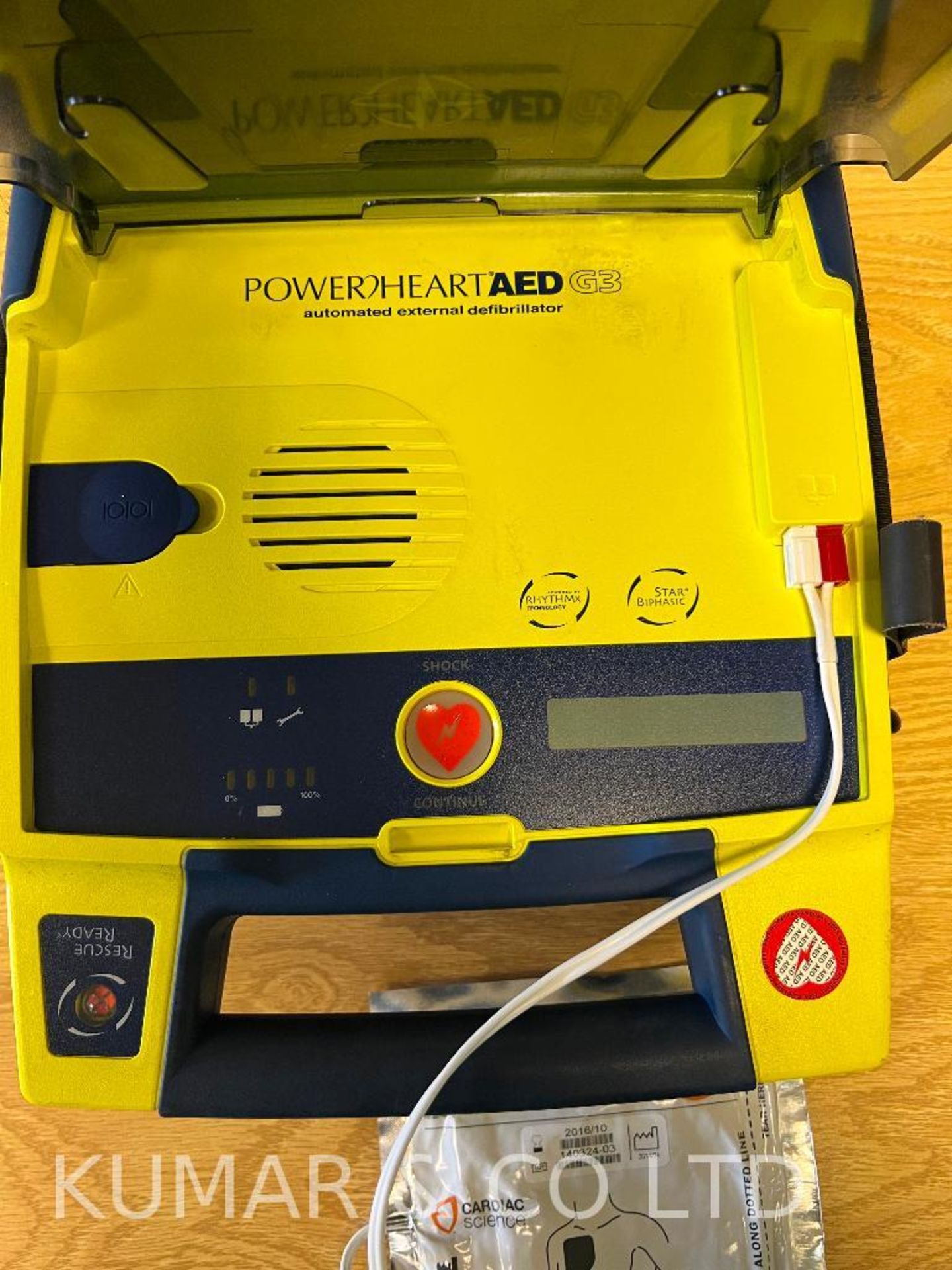 Cardiac Science Power Heart AED G3 Automatic External Defibrillator with 2x Batteries in Carry Case - Image 3 of 4