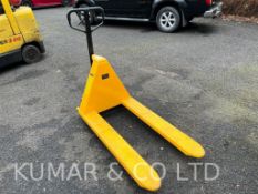 1500KG Manual Scissor Lift Pallet Truck. Min Fork Height: 90mm, Max Fork Height: 800mm, Fork Width: